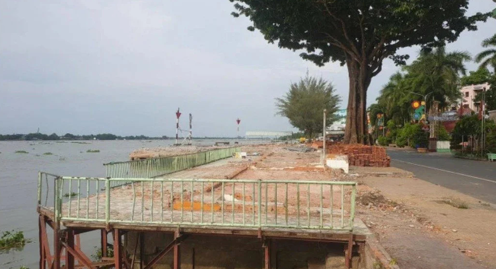 Vĩnh Long: Hạn chế giao th&ocirc;ng thủy để sửa chữa k&egrave; s&ocirc;ng Cổ Chi&ecirc;n- Ảnh 1.