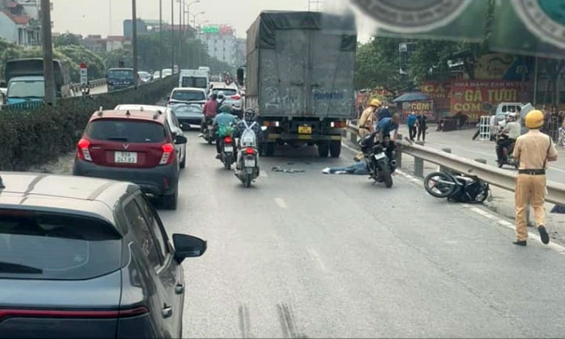 Hiện trường vụ tai nạn khiến c&ocirc; g&aacute;i tử vong thương t&acirc;m.