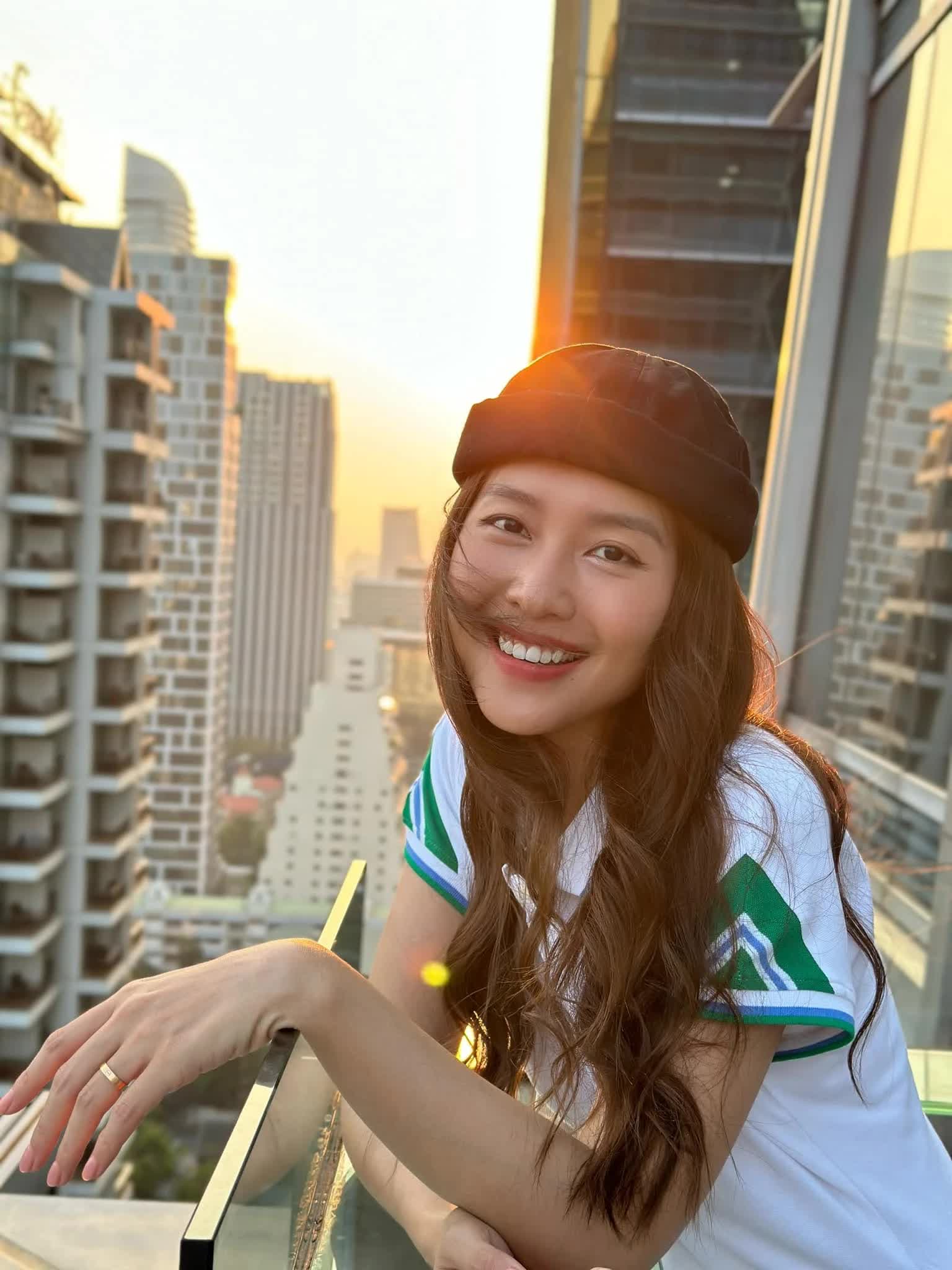 Sao Việt "trốn n&oacute;ng" 30/4-1/5: Khả Ng&acirc;n xuất ngoại, Kim Duy&ecirc;n diện bikini gợi cảm- Ảnh 3.