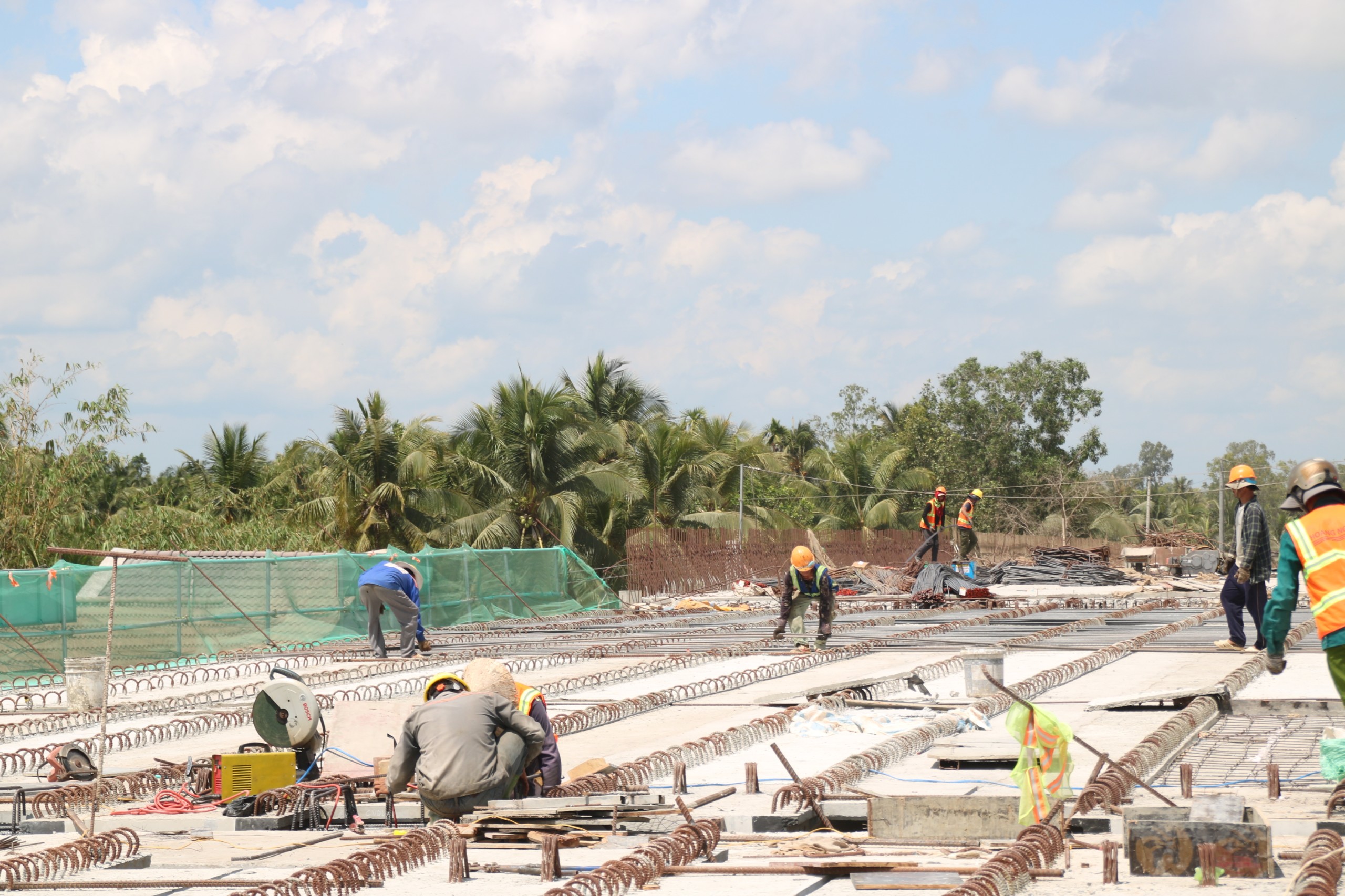 G&aacute;c t&igrave;nh ri&ecirc;ng, dồn sức thi c&ocirc;ng cao tốc Cần Thơ - C&agrave; Mau- Ảnh 1.