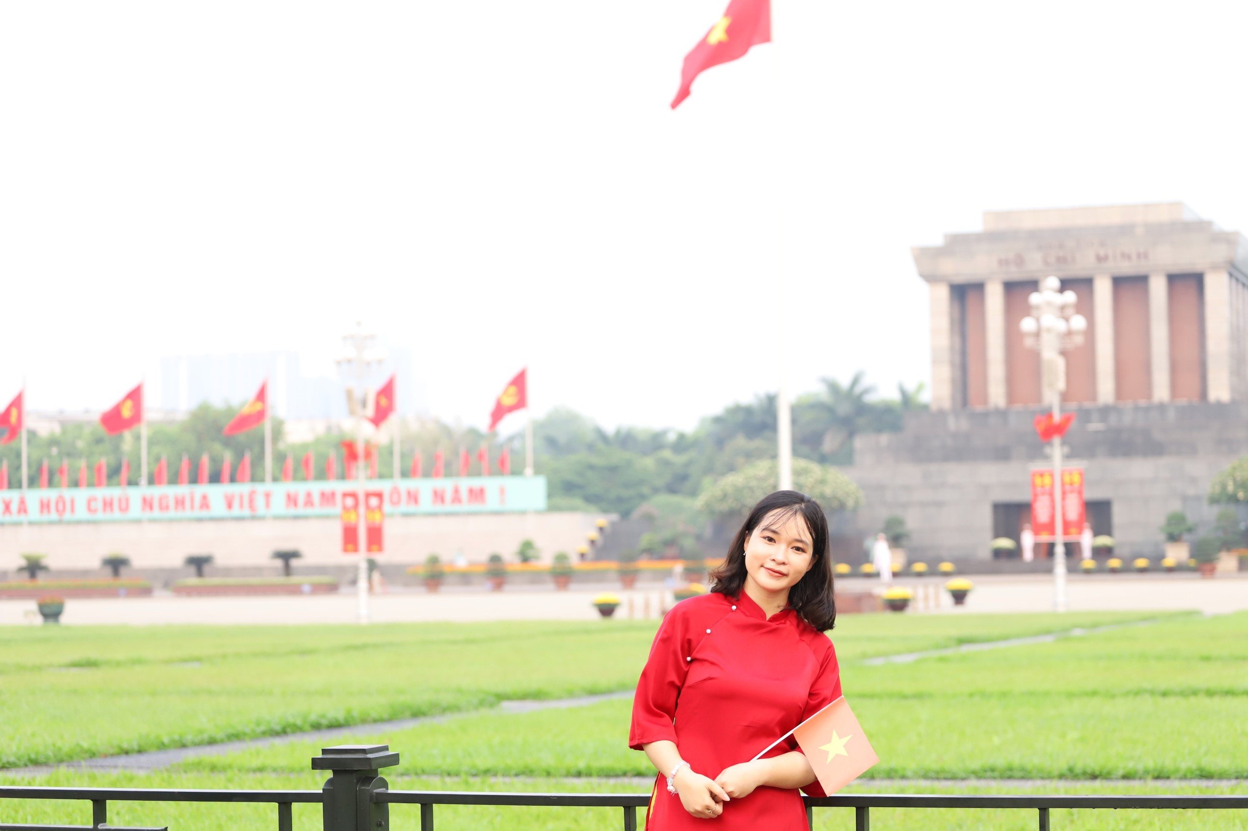Thi&ecirc;ng li&ecirc;ng lễ thượng cờ mừng Chiến thắng 30/4 trước Lăng B&aacute;c- Ảnh 11.