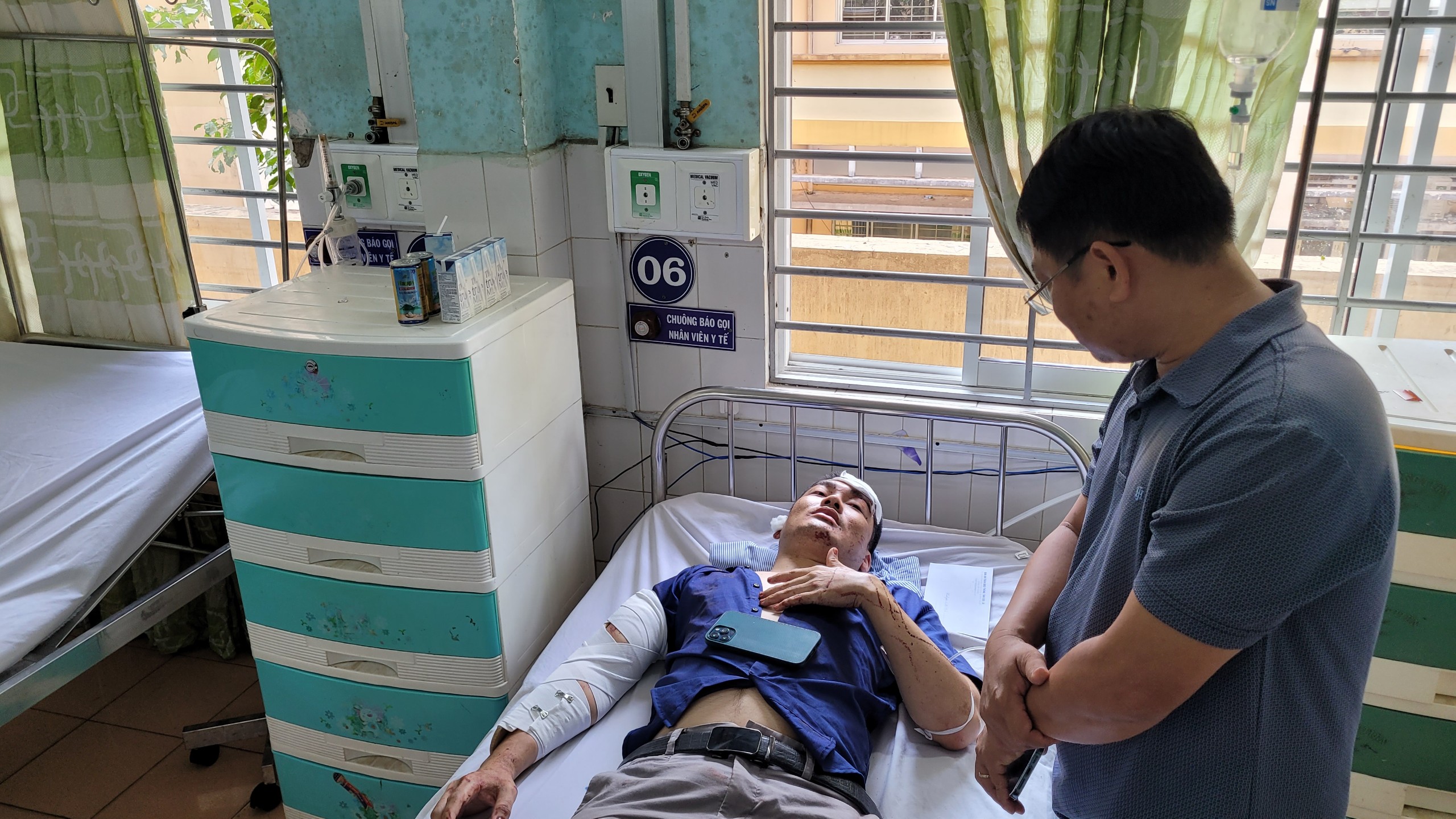 Nạn nh&acirc;n vụ 2 xe kh&aacute;ch t&ocirc;ng nhau ở Gia Lai: Xe kh&aacute;ch chạy nhanh v&agrave; ẩu lắm!- Ảnh 1.