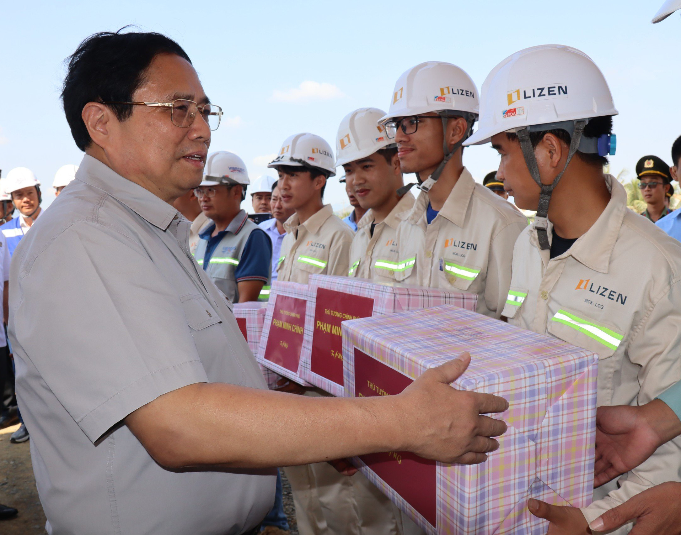 Nh&agrave; thầu Lizen thi c&ocirc;ng xuy&ecirc;n lễ tr&ecirc;n cao tốc V&acirc;n Phong - Nha Trang- Ảnh 2.