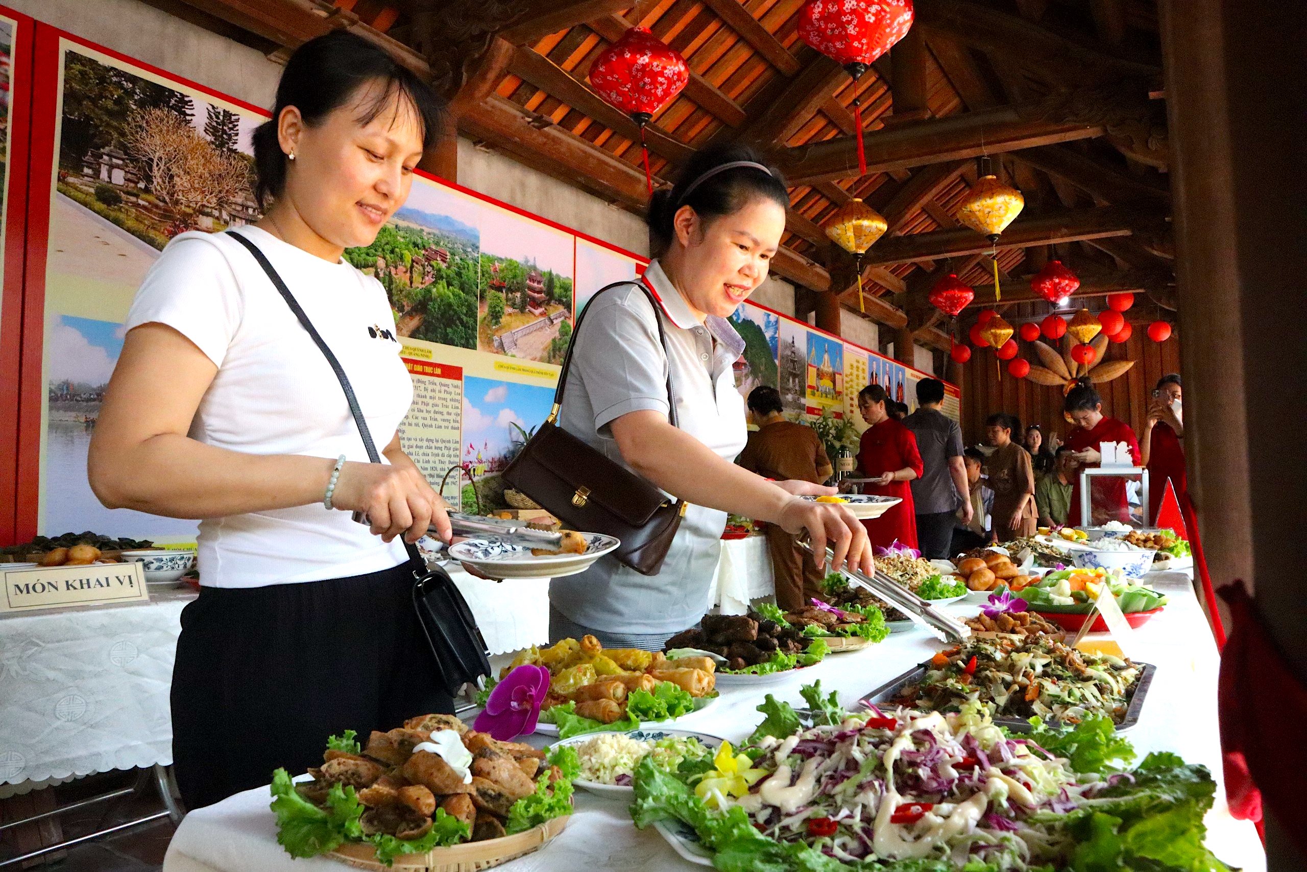 Mới lạ tiệc buffet chay tại ch&ugrave;a C&ocirc;n Sơn- Ảnh 4.