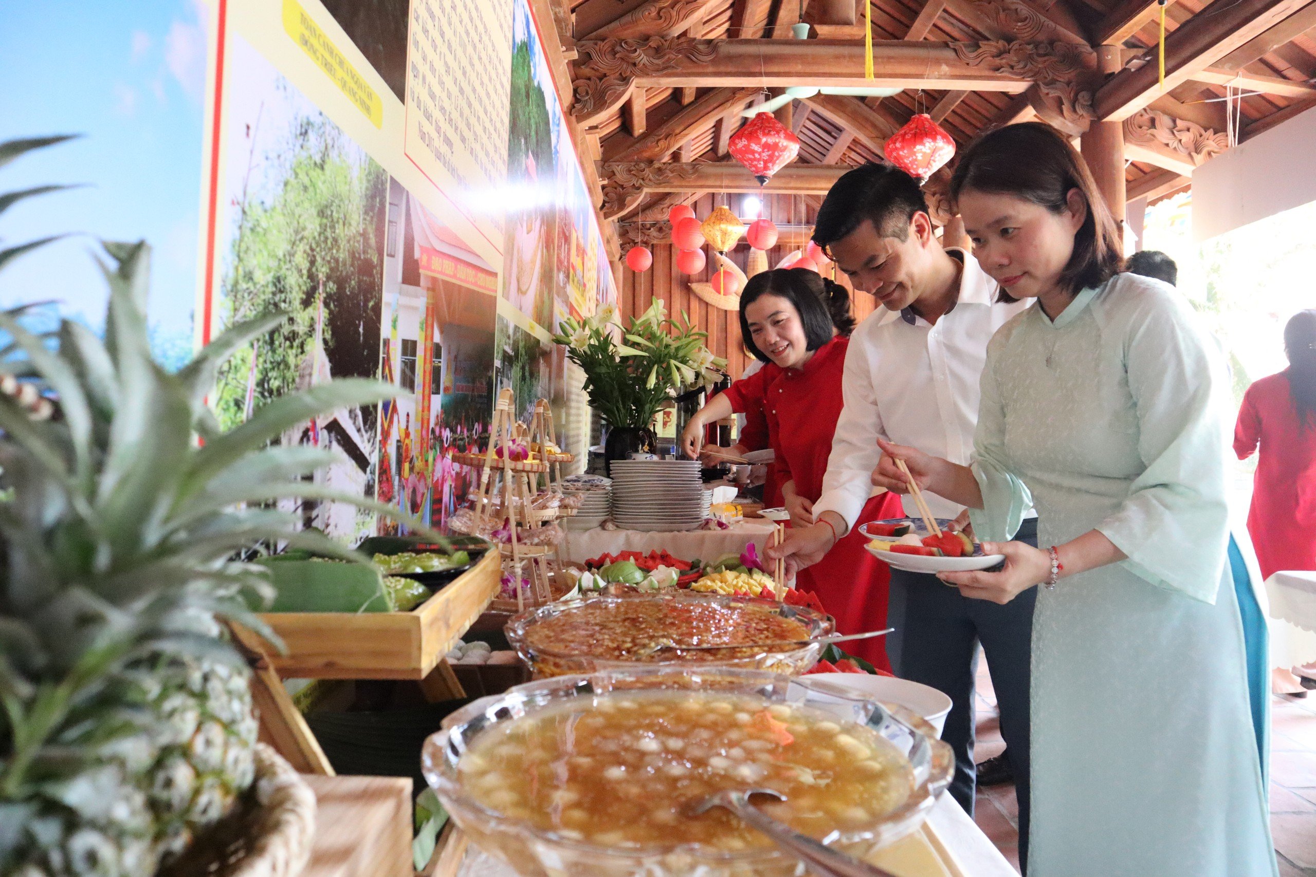 Mới lạ tiệc buffet chay tại ch&ugrave;a C&ocirc;n Sơn- Ảnh 2.