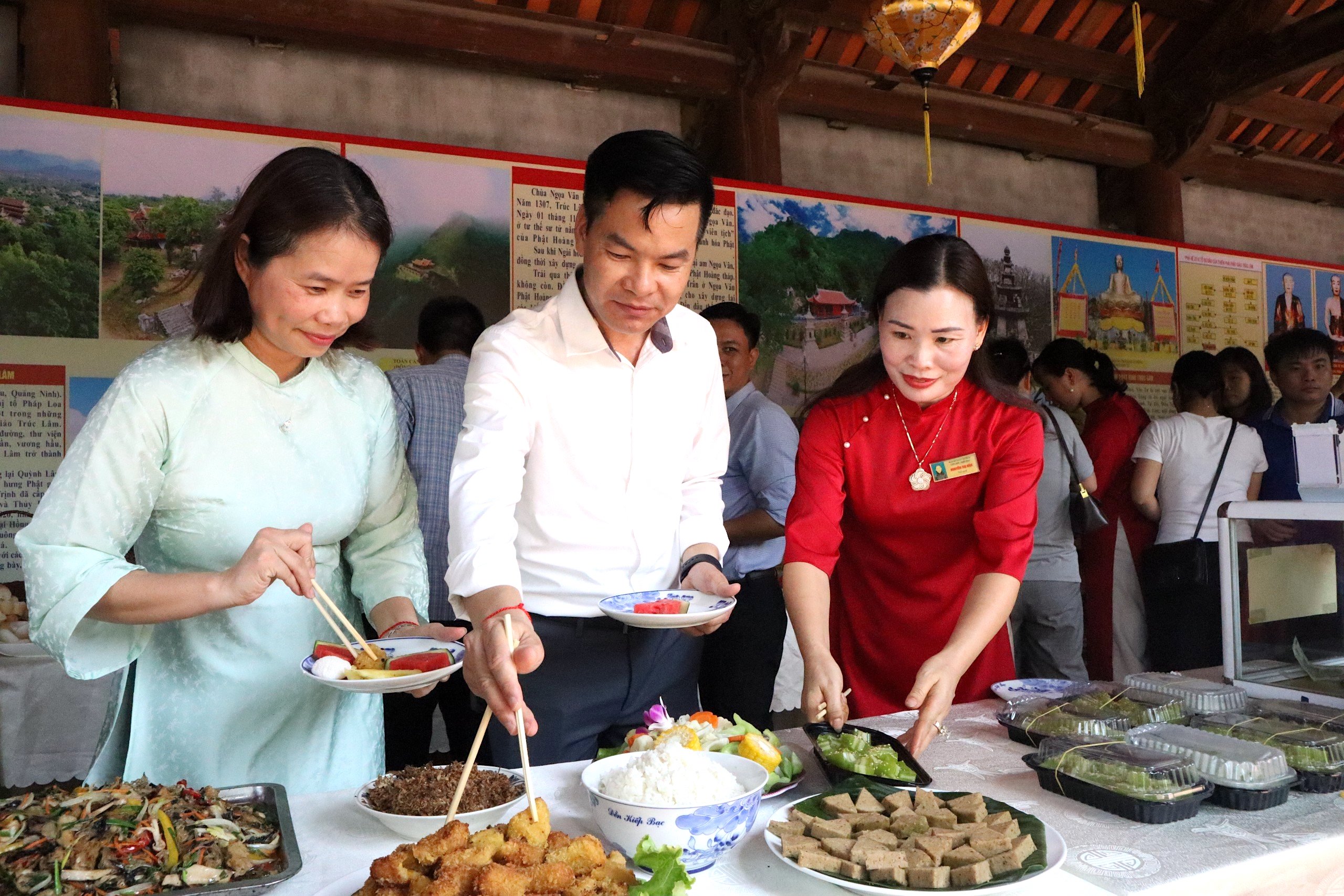 Mới lạ tiệc buffet chay tại ch&ugrave;a C&ocirc;n Sơn- Ảnh 11.
