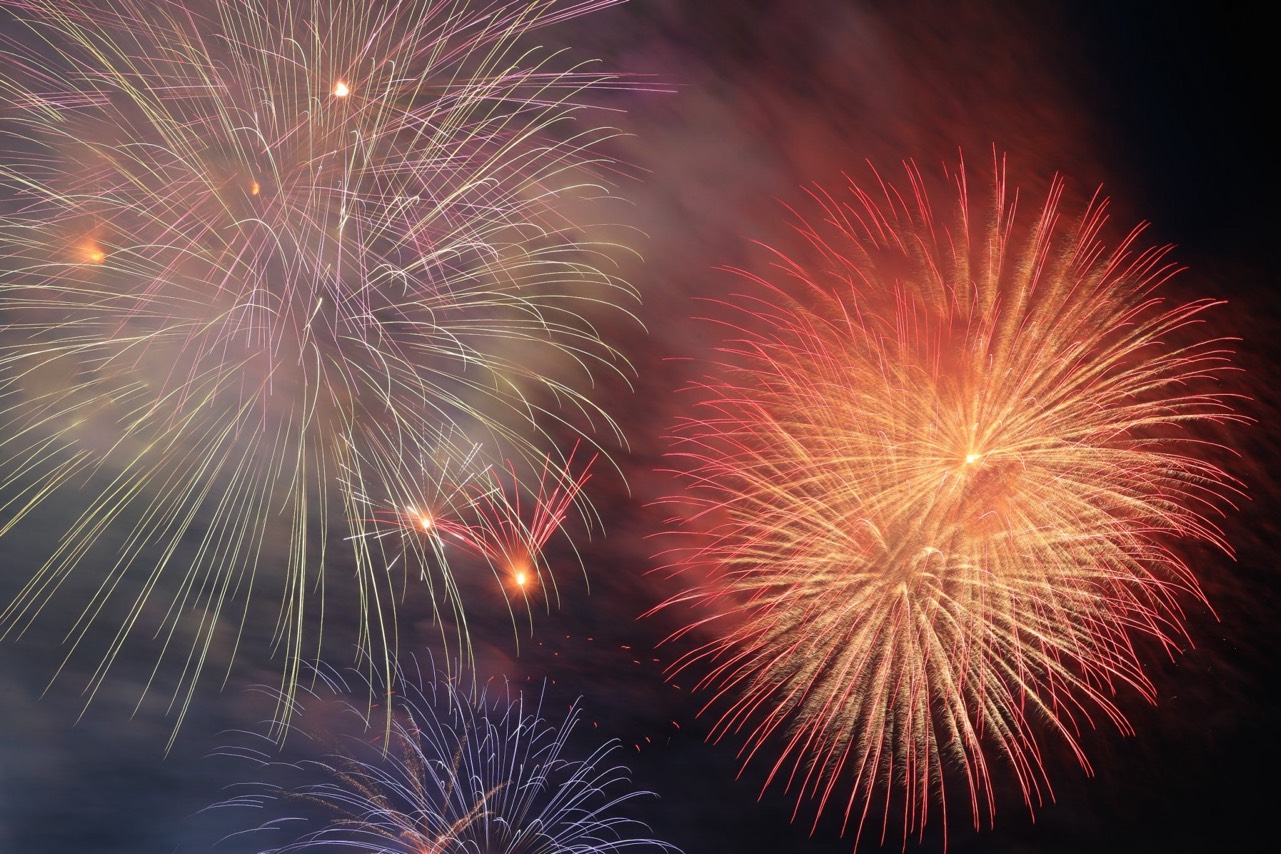 Mãn nhãn với màn pháo hoa đặc sắc ở TP.HCM chào mừng 30/4- Ảnh 15. Mãn nhãn với màn pháo hoa đặc sắc ở TP.HCM chào mừng 30/4- Ảnh 15.