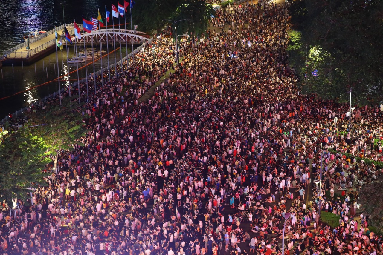 Mãn nhãn với màn pháo hoa đặc sắc ở TP.HCM chào mừng 30/4- Ảnh 20. Mãn nhãn với màn pháo hoa đặc sắc ở TP.HCM chào mừng 30/4- Ảnh 20.