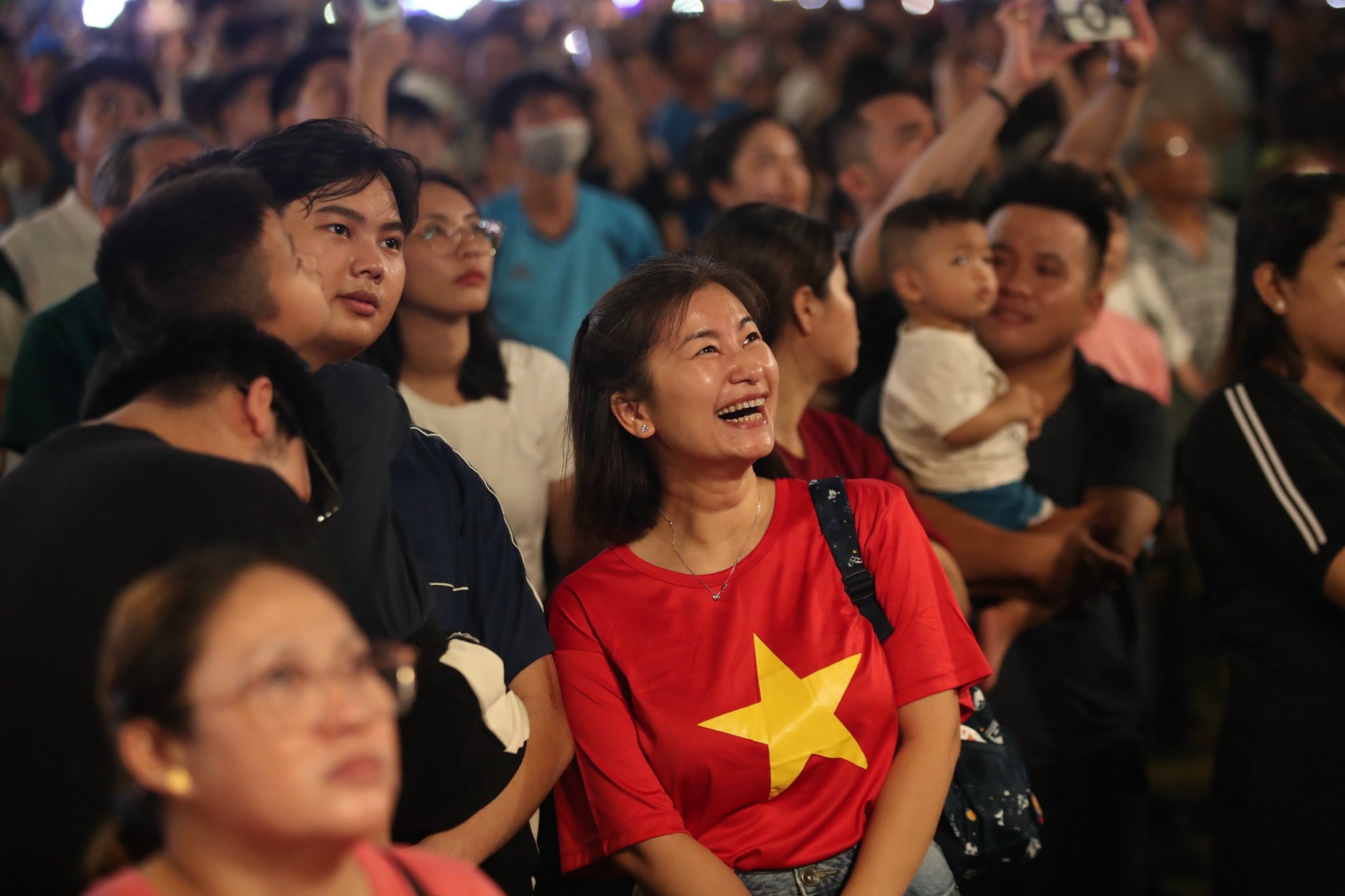 Mãn nhãn với màn pháo hoa đặc sắc ở TP.HCM chào mừng 30/4- Ảnh 18. Mãn nhãn với màn pháo hoa đặc sắc ở TP.HCM chào mừng 30/4- Ảnh 18.