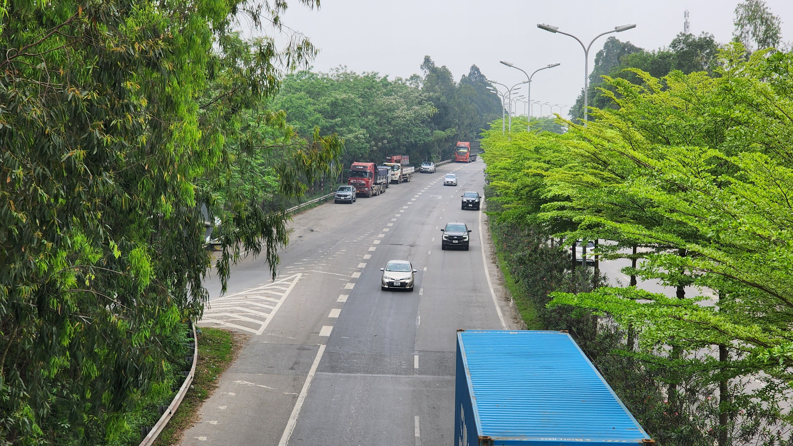 Bị xử l&yacute; lỗi dừng đỗ tr&ecirc;n quốc lộ, t&agrave;i xế trần t&igrave;nh đủ mọi l&yacute; do- Ảnh 12.