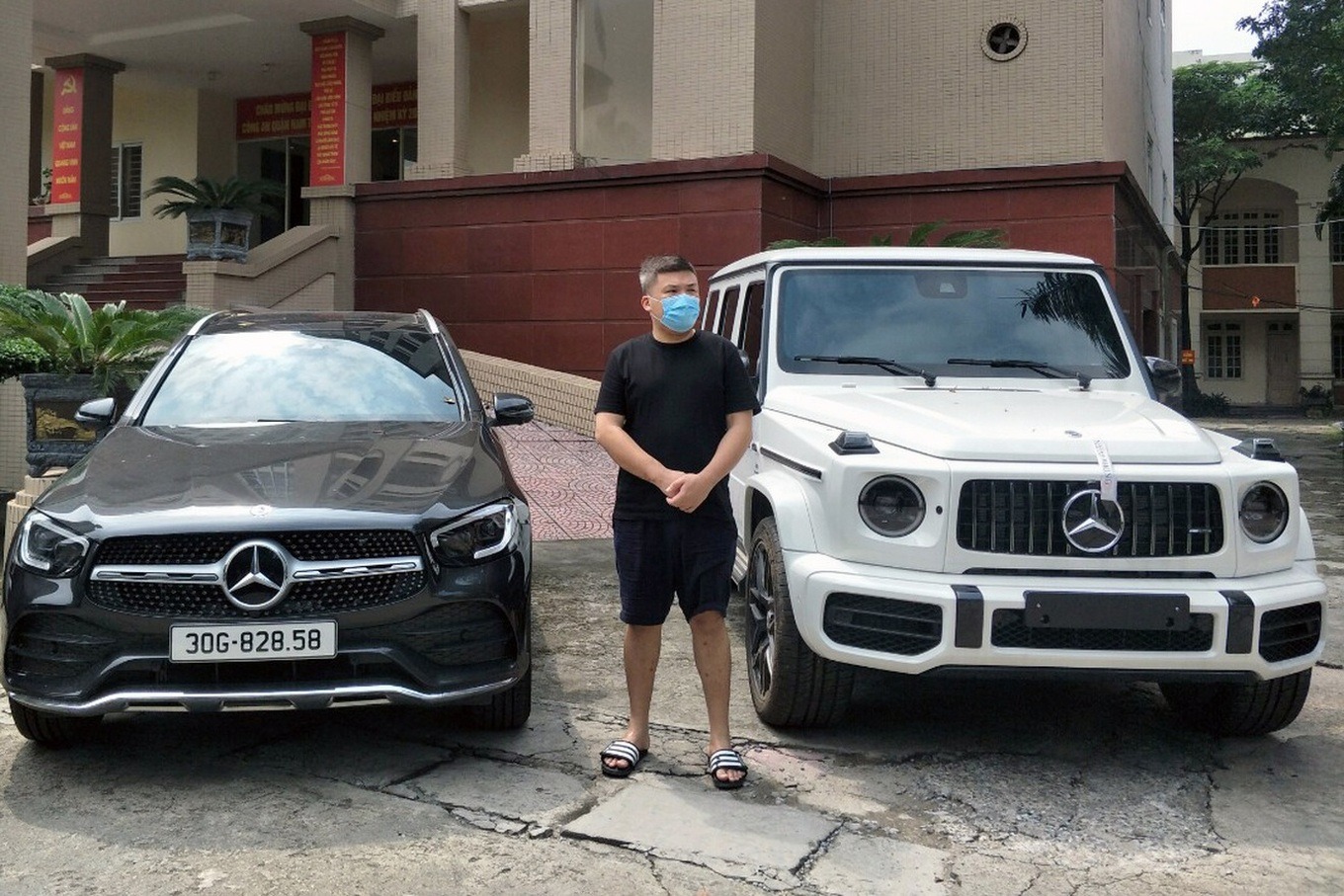 Hình ảnh ông trùm mê siêu xe của đường dây đánh bạc nghìn tỷ khi ra tòa- Ảnh 6. Hình ảnh ông trùm mê siêu xe của đường dây đánh bạc nghìn tỷ khi ra tòa- Ảnh 6.