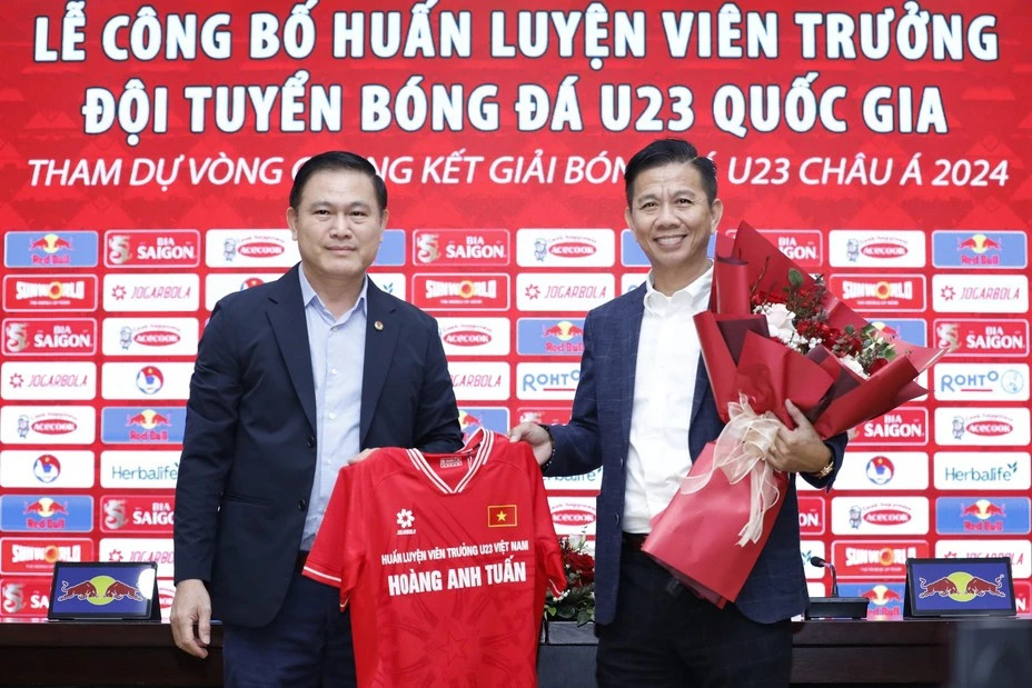 “Người đóng thế” HLV Troussier đặt mục tiêu khiêm tốn tại giải châu Á- Ảnh 1. “Người đóng thế” HLV Troussier đặt mục tiêu khiêm tốn tại giải châu Á- Ảnh 1.