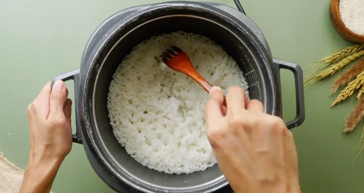 Th&ecirc;m thứ n&agrave;y khi nấu cơm, lượng protein ngang ăn thịt b&ograve; nhưng &iacute;t người biết- Ảnh 1.