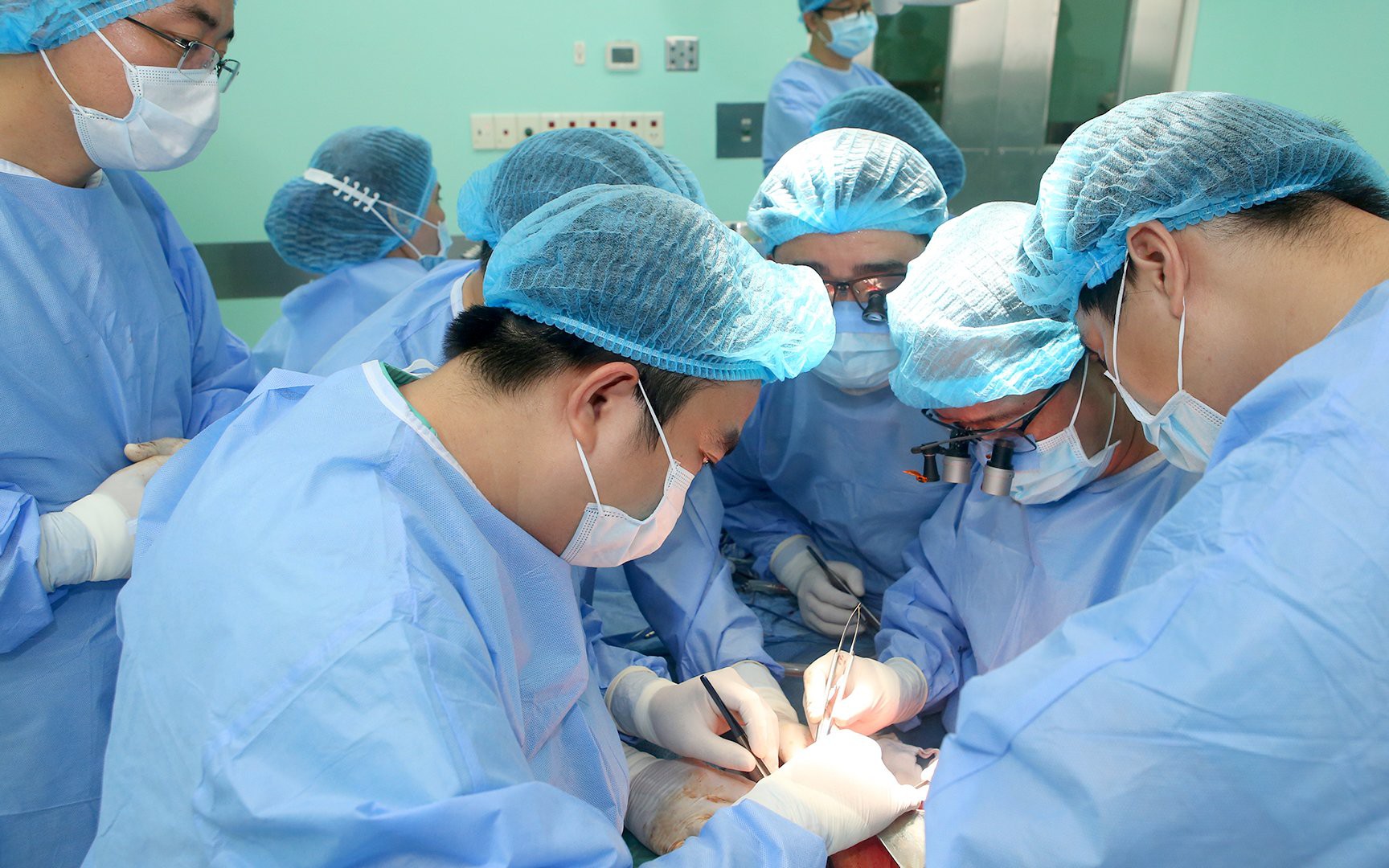 48 giờ chạy đua gh&eacute;p tim, gan, thận xuy&ecirc;n Việt cho 3 bệnh nh&acirc;n