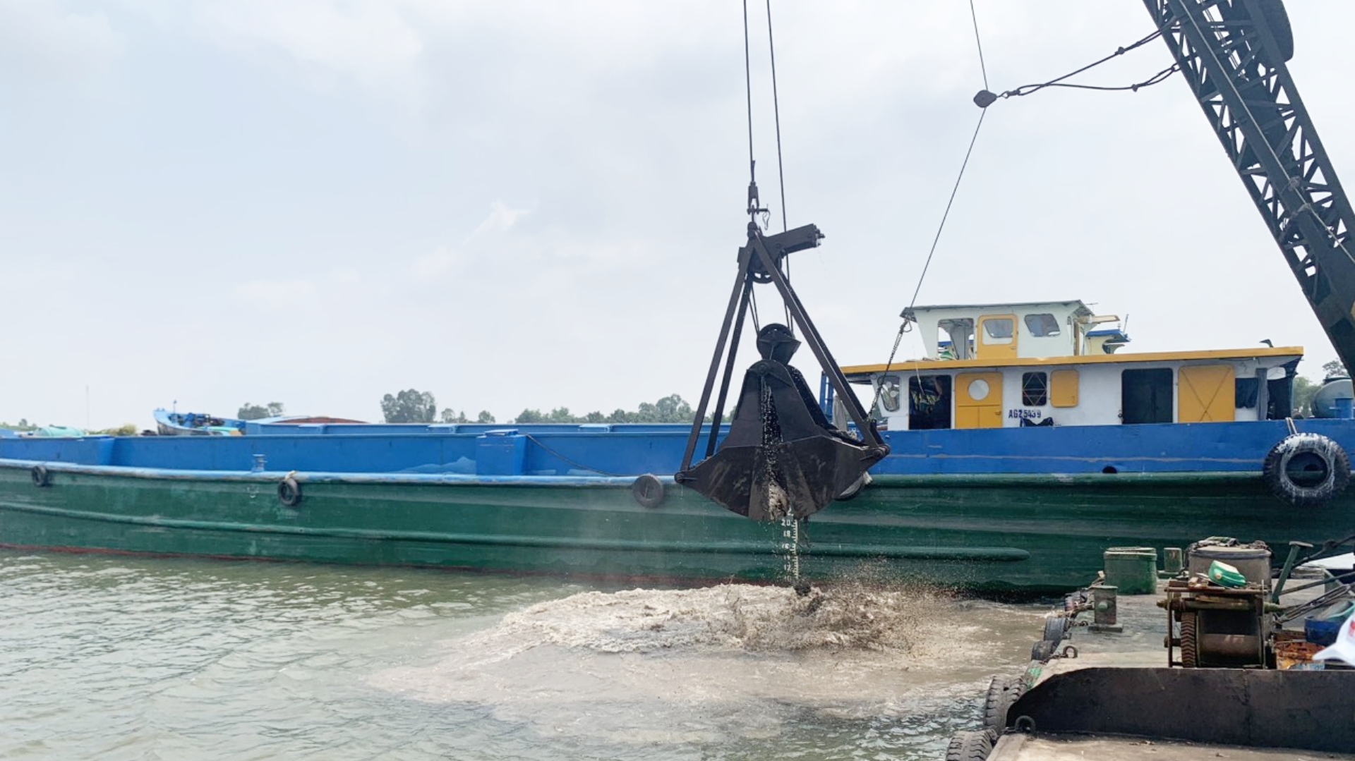 Mỏ c&aacute;t đầu ti&ecirc;n theo cơ chế đặc th&ugrave; ở An Giang bắt đầu khai th&aacute;c- Ảnh 1.