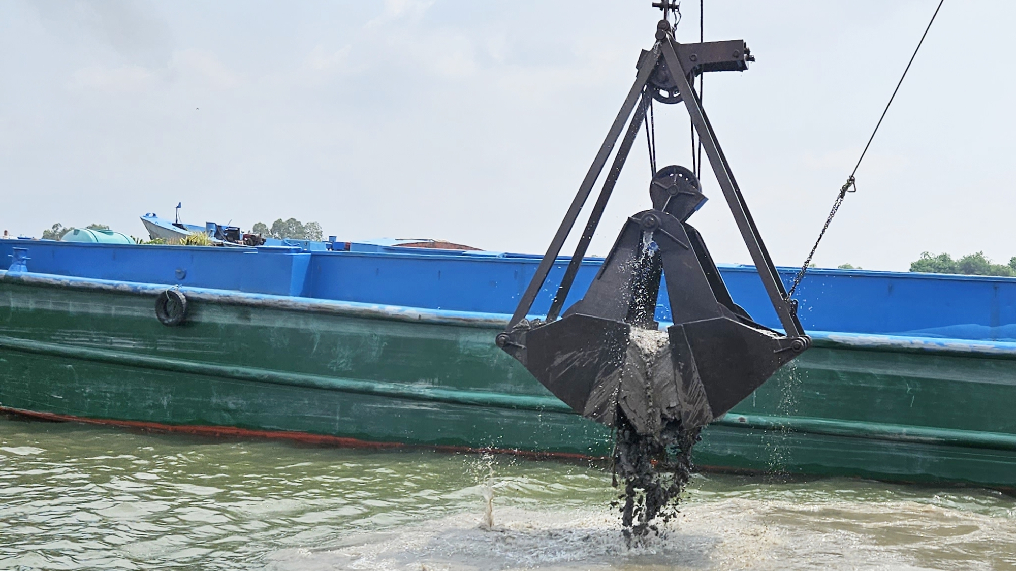 Mỏ c&aacute;t đầu ti&ecirc;n theo cơ chế đặc th&ugrave; ở An Giang bắt đầu khai th&aacute;c- Ảnh 2.