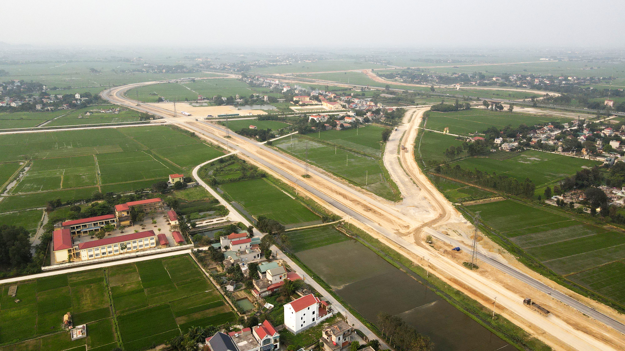 Ngắm trục hành lang Đông Tây 3.600 tỷ đồng của Hà Nam từ trên cao- Ảnh 6. Ngắm trục hành lang Đông Tây 3.600 tỷ đồng của Hà Nam từ trên cao- Ảnh 6.