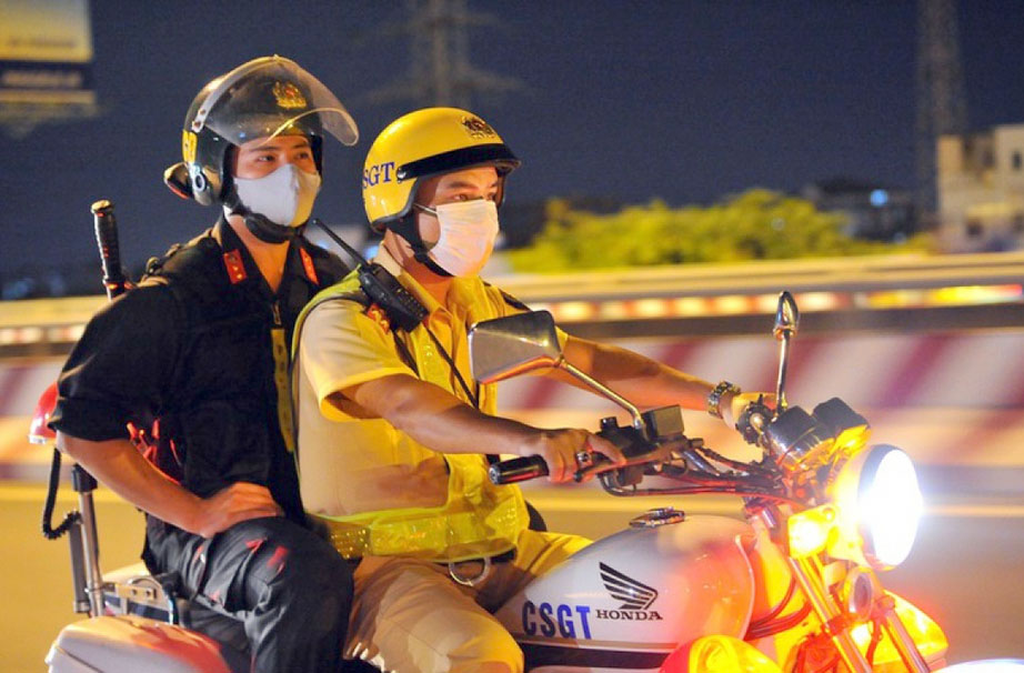 Bộ C&ocirc;ng an n&oacute;i về chế t&agrave;i xử l&yacute; người chống đối, g&acirc;y nguy hiểm cho CSGT- Ảnh 2.