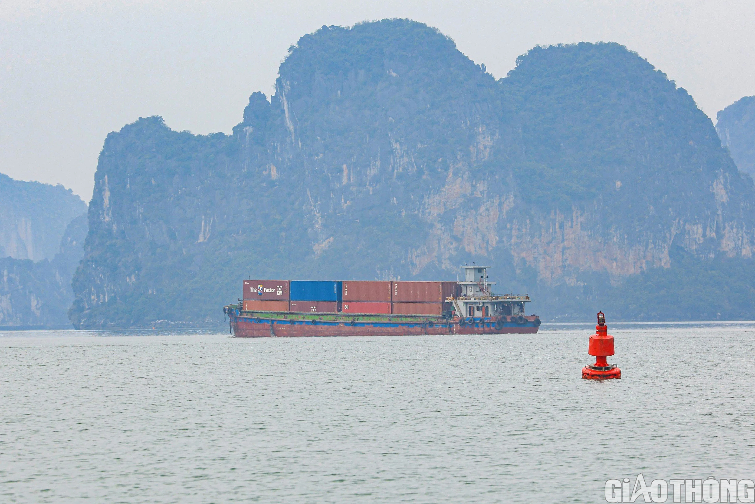 Những người &ldquo;l&iacute;nh&rdquo; đảm bảo an to&agrave;n đường thủy tr&ecirc;n đảo đ&aacute; Ba Mom- Ảnh 4.