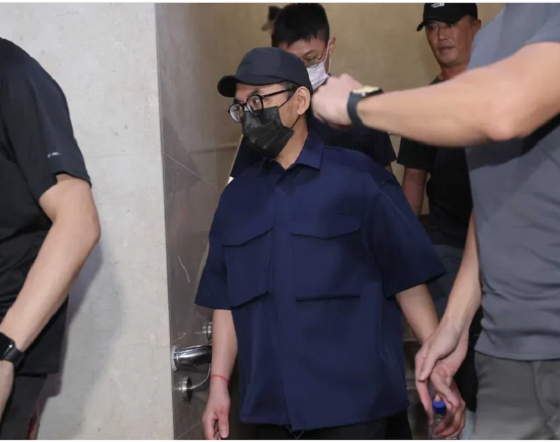 MC nổi tiếng Đ&agrave;i Loan bị lộ mua h&agrave;ng trăm clip quay l&eacute;n từ "ph&ograve;ng chat thứ n"- Ảnh 2.