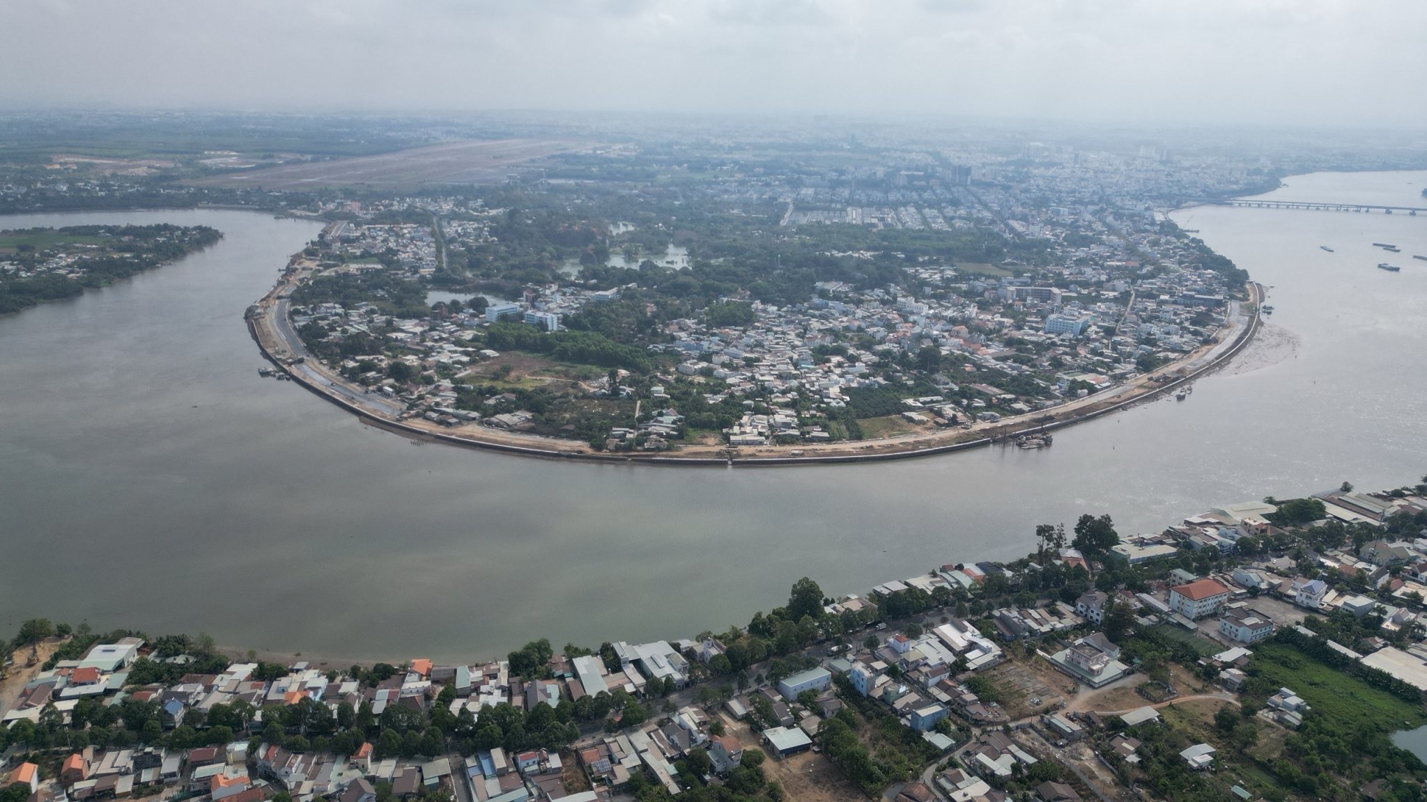 Đề xuất bổ sung quy hoạch, mở rộng nhiều tuyến giao th&ocirc;ng kết nối s&acirc;n bay Bi&ecirc;n H&ograve;a- Ảnh 2.