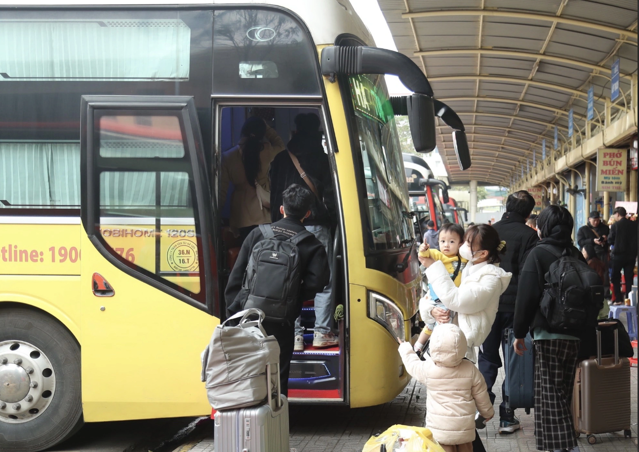 Bộ GTVT chỉ đạo "n&oacute;ng" về vận tải dịp 30/4, y&ecirc;u cầu minh bạch gi&aacute; v&eacute;- Ảnh 1.