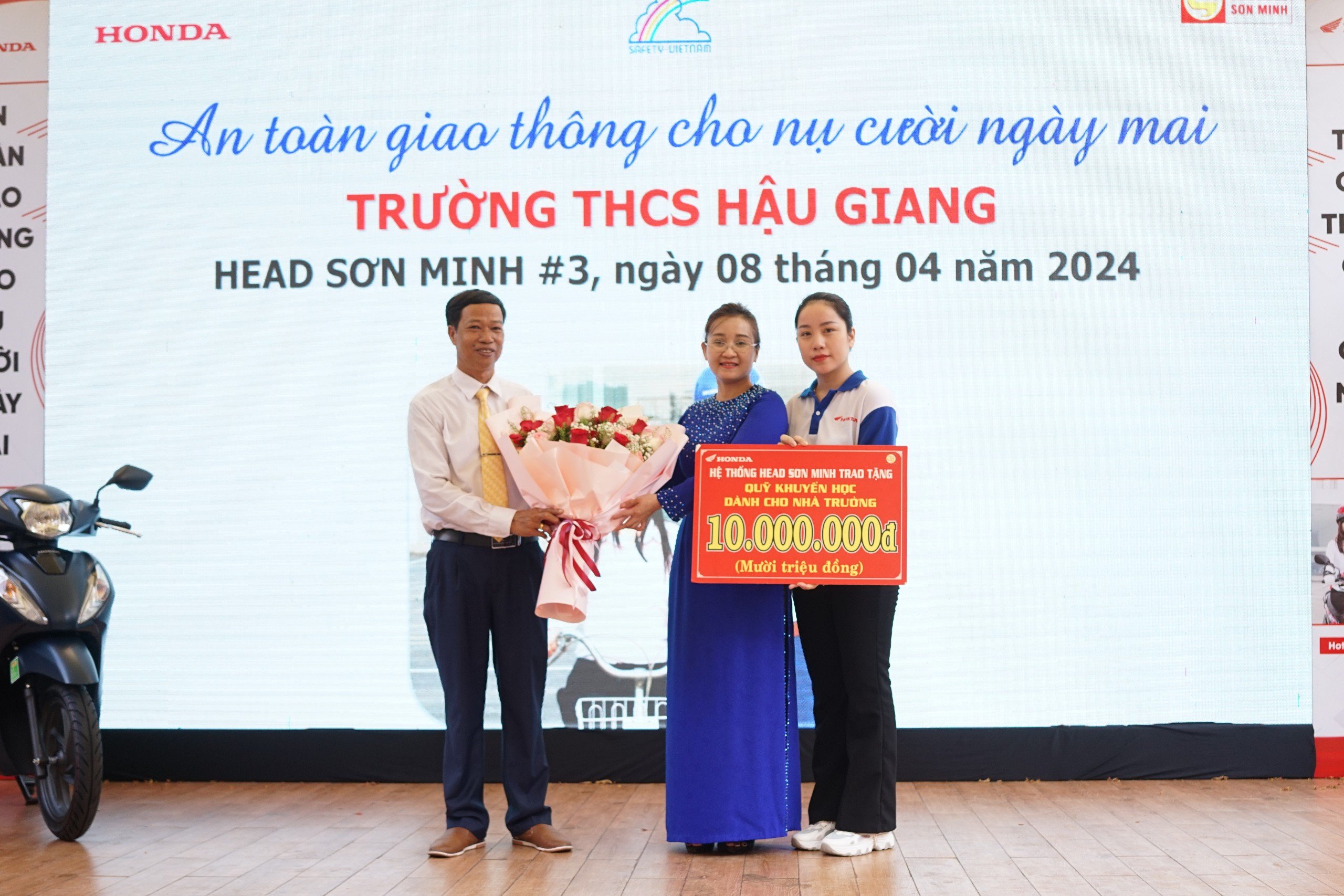 Tập huấn ATGT cho hàng trăm học sinh trường THCS Hậu Giang- Ảnh 4. Tập huấn ATGT cho hàng trăm học sinh trường THCS Hậu Giang- Ảnh 4.