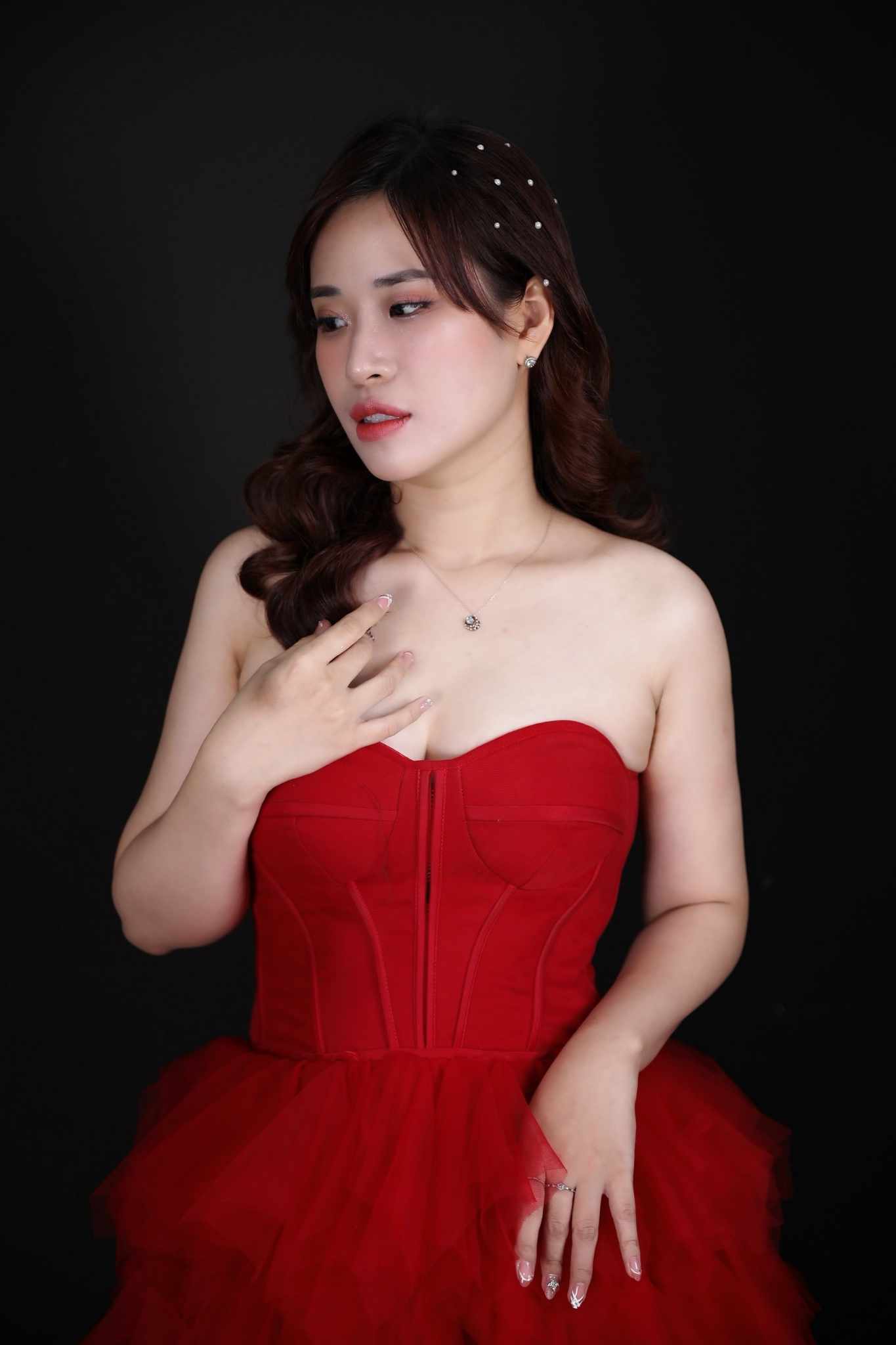 Nh&agrave; văn Thục Linh tố TikToker nổi tiếng đạo nh&aacute;i nội dung s&aacute;ch &ldquo;B&oacute;ng trăng trắng ng&agrave;"- Ảnh 7.