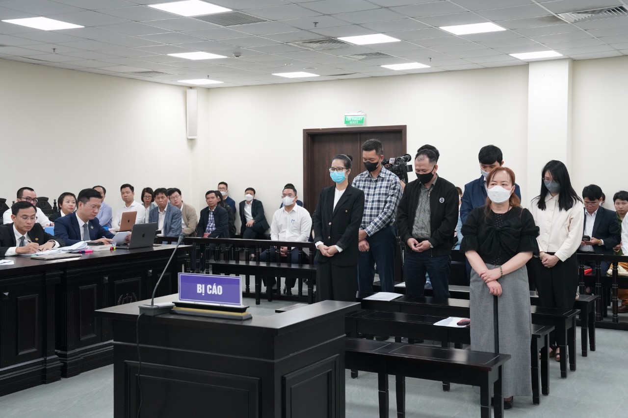 Nữ Chủ tịch Vimedimex v&agrave; nhiều cựu c&aacute;n bộ ở H&agrave; Nội hầu t&ograve;a- Ảnh 1.