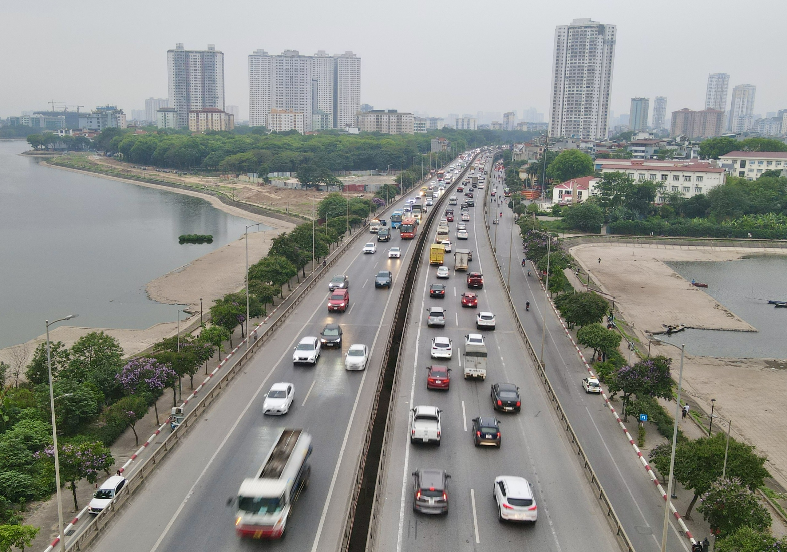 Đường v&agrave;o H&agrave; Nội th&ocirc;ng tho&aacute;ng, &ugrave;n ứ cục bộ khu vực bến xe- Ảnh 18.