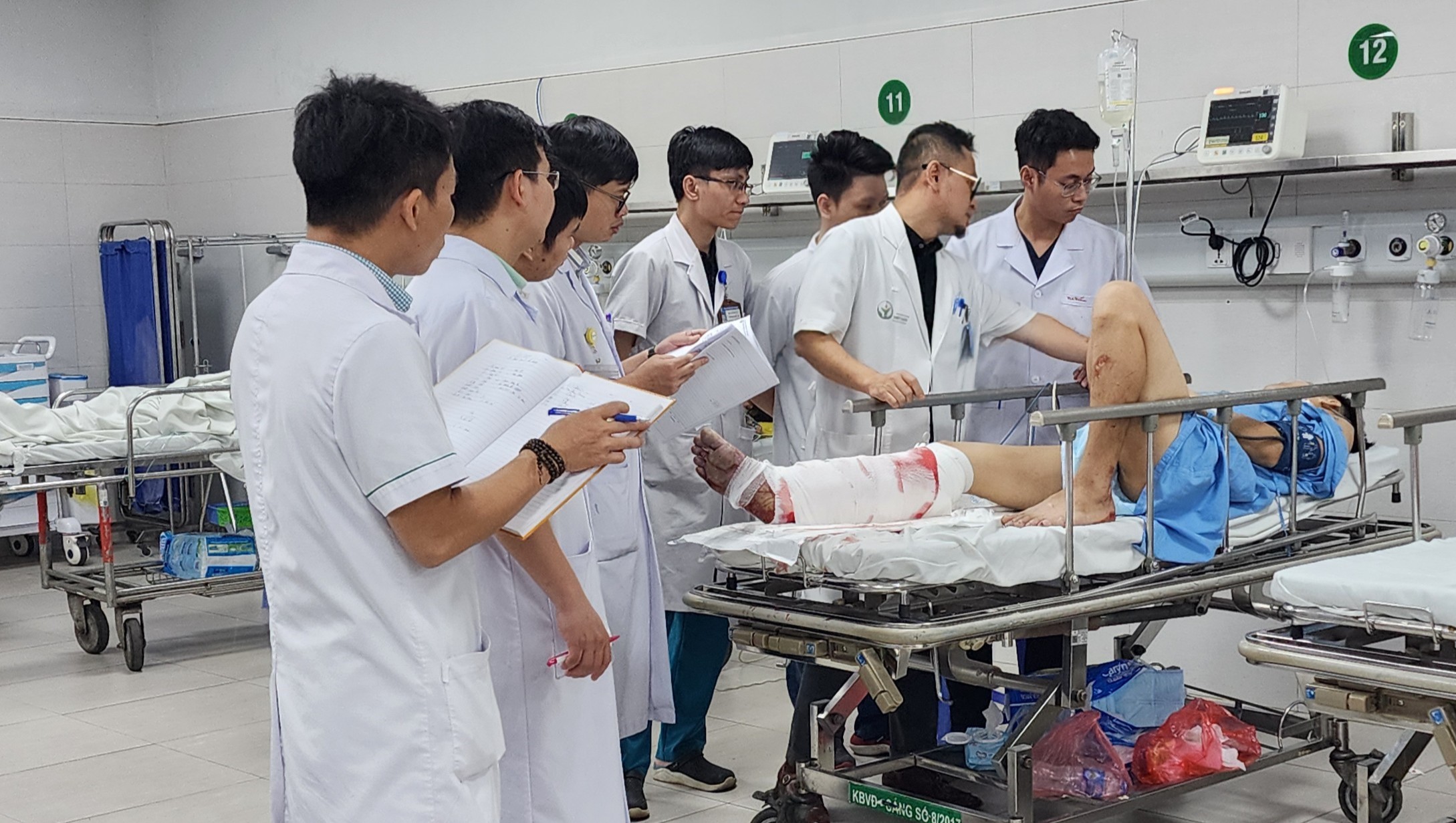 50% ca cấp cứu tại "thủ phủ ngoại khoa" BV Hữu nghị Việt Đức do TNGT- Ảnh 9. 50% ca cấp cứu tại "thủ phủ ngoại khoa" BV Hữu nghị Việt Đức do TNGT- Ảnh 9.