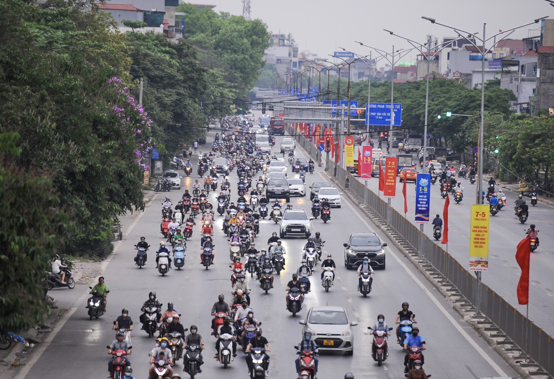 Đường v&agrave;o H&agrave; Nội th&ocirc;ng tho&aacute;ng, &ugrave;n ứ cục bộ khu vực bến xe- Ảnh 19.