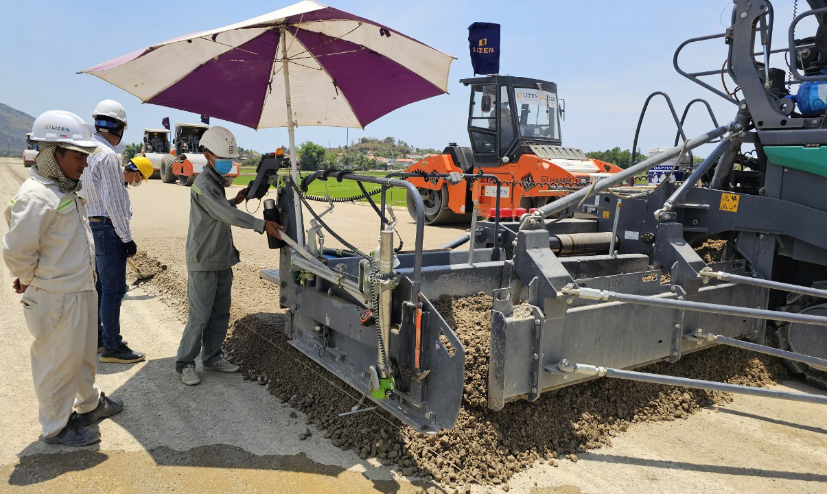Nh&agrave; thầu Lizen thi c&ocirc;ng xuy&ecirc;n lễ tr&ecirc;n cao tốc V&acirc;n Phong - Nha Trang- Ảnh 6.