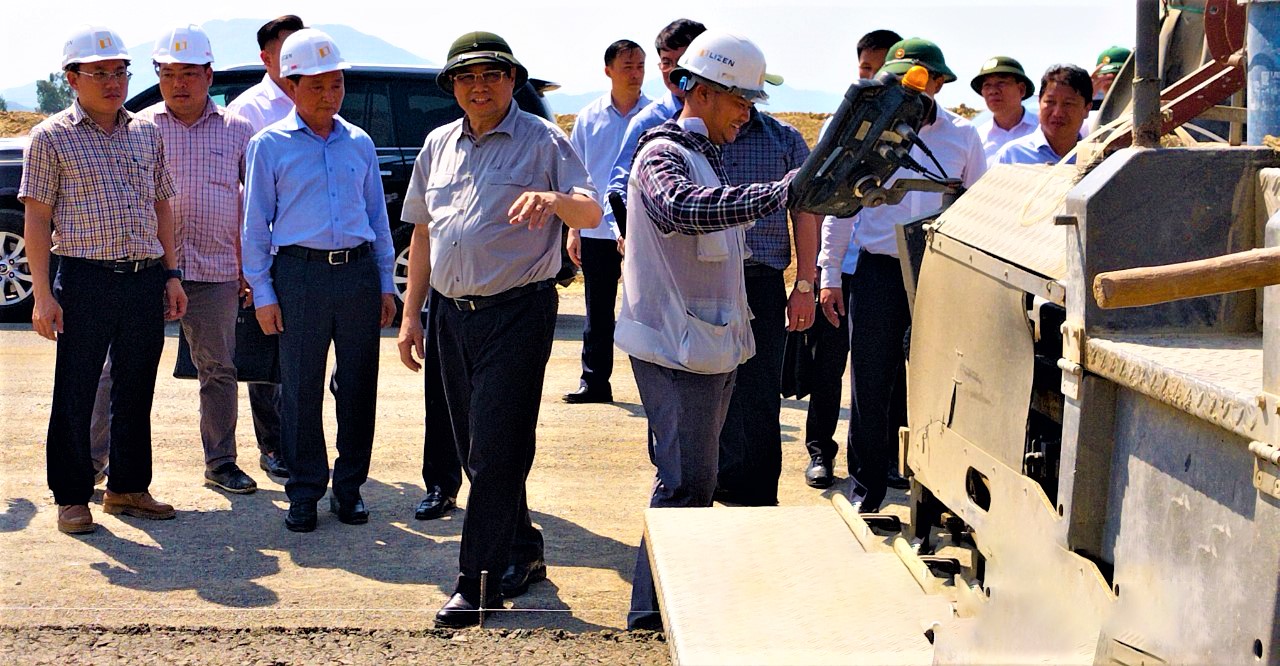 Nh&agrave; thầu Lizen thi c&ocirc;ng xuy&ecirc;n lễ tr&ecirc;n cao tốc V&acirc;n Phong - Nha Trang- Ảnh 1.