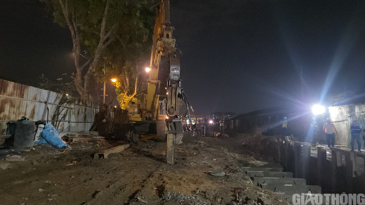 Xuy&ecirc;n đ&ecirc;m di dời đường điện, nước thi c&ocirc;ng tuyến metro Bến Th&agrave;nh - Tham Lương- Ảnh 3.