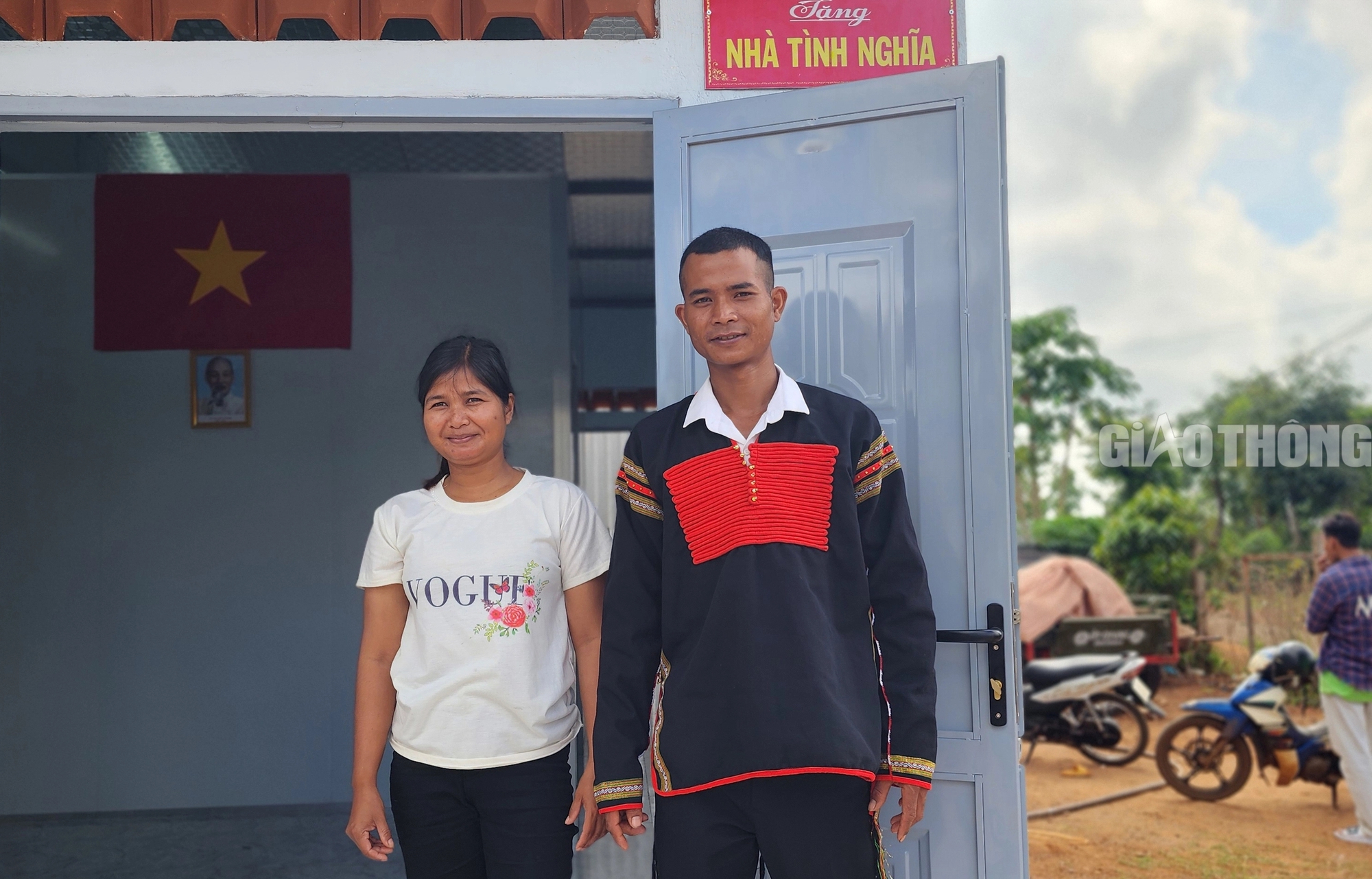 B&agrave;n giao 9 căn nh&agrave; t&igrave;nh nghĩa cho đồng b&agrave;o d&acirc;n tộc thiểu số ở Đắk Lắk- Ảnh 2.