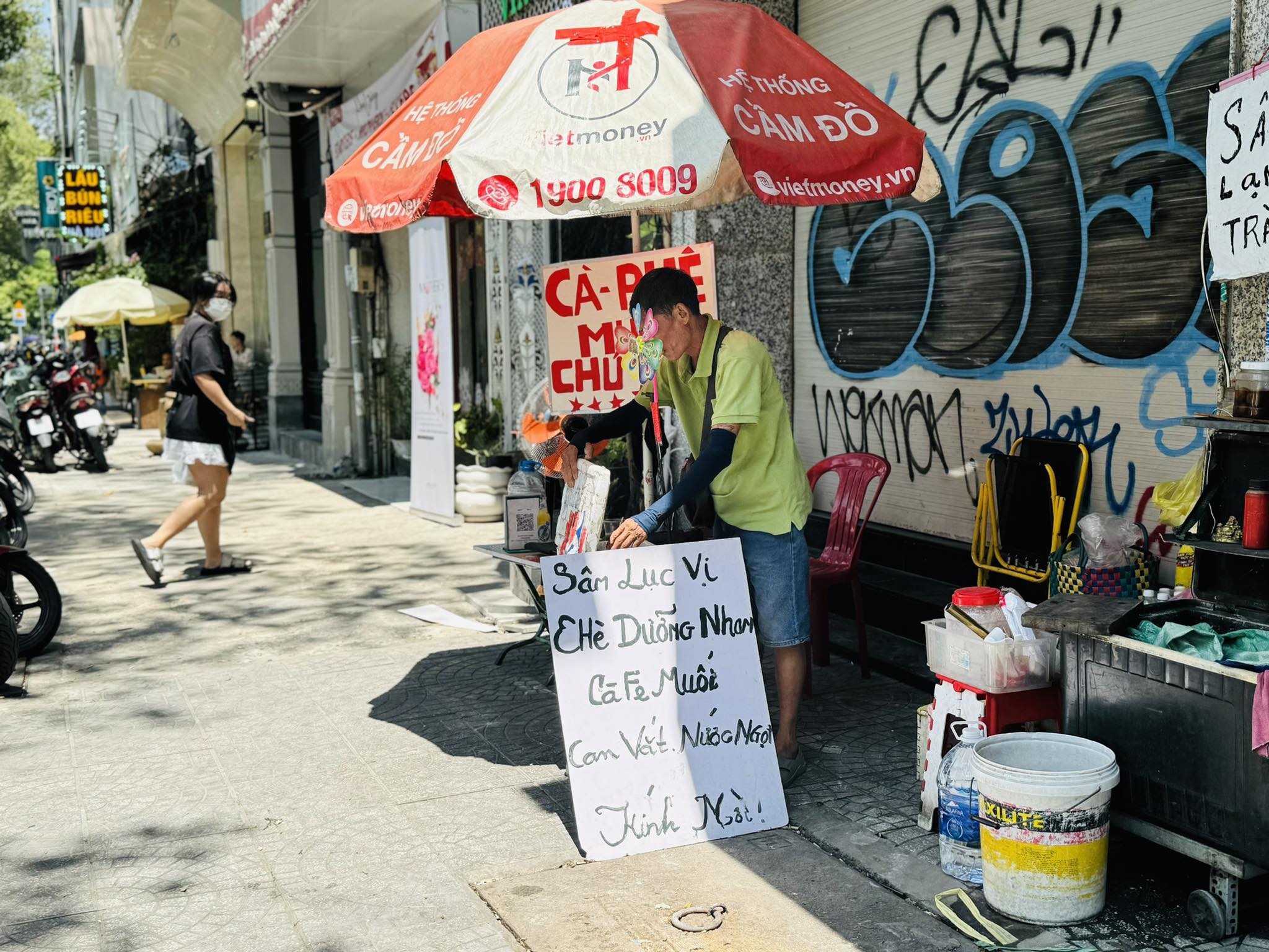 TP.HCM liên tục đôn đốc, mới có 5 quận cho thuê vỉa hè- Ảnh 2. TP.HCM liên tục đôn đốc, mới có 5 quận cho thuê vỉa hè- Ảnh 2.