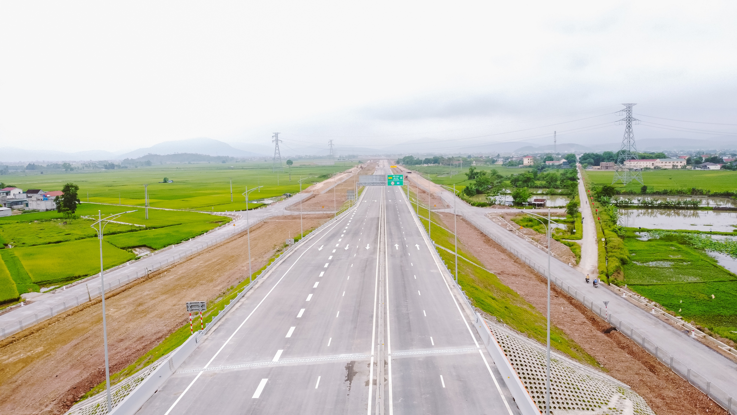Ho&agrave;n th&agrave;nh đồng bộ cao tốc Diễn Ch&acirc;u - B&atilde;i Vọt trong th&aacute;ng 6/2024- Ảnh 1.