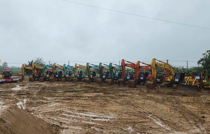 Yêu cầu huy động nhân lực thi công dự án đường Hoàng Sa - Dốc Sỏi- Ảnh 1. Yêu cầu huy động nhân lực thi công dự án đường Hoàng Sa - Dốc Sỏi- Ảnh 1.