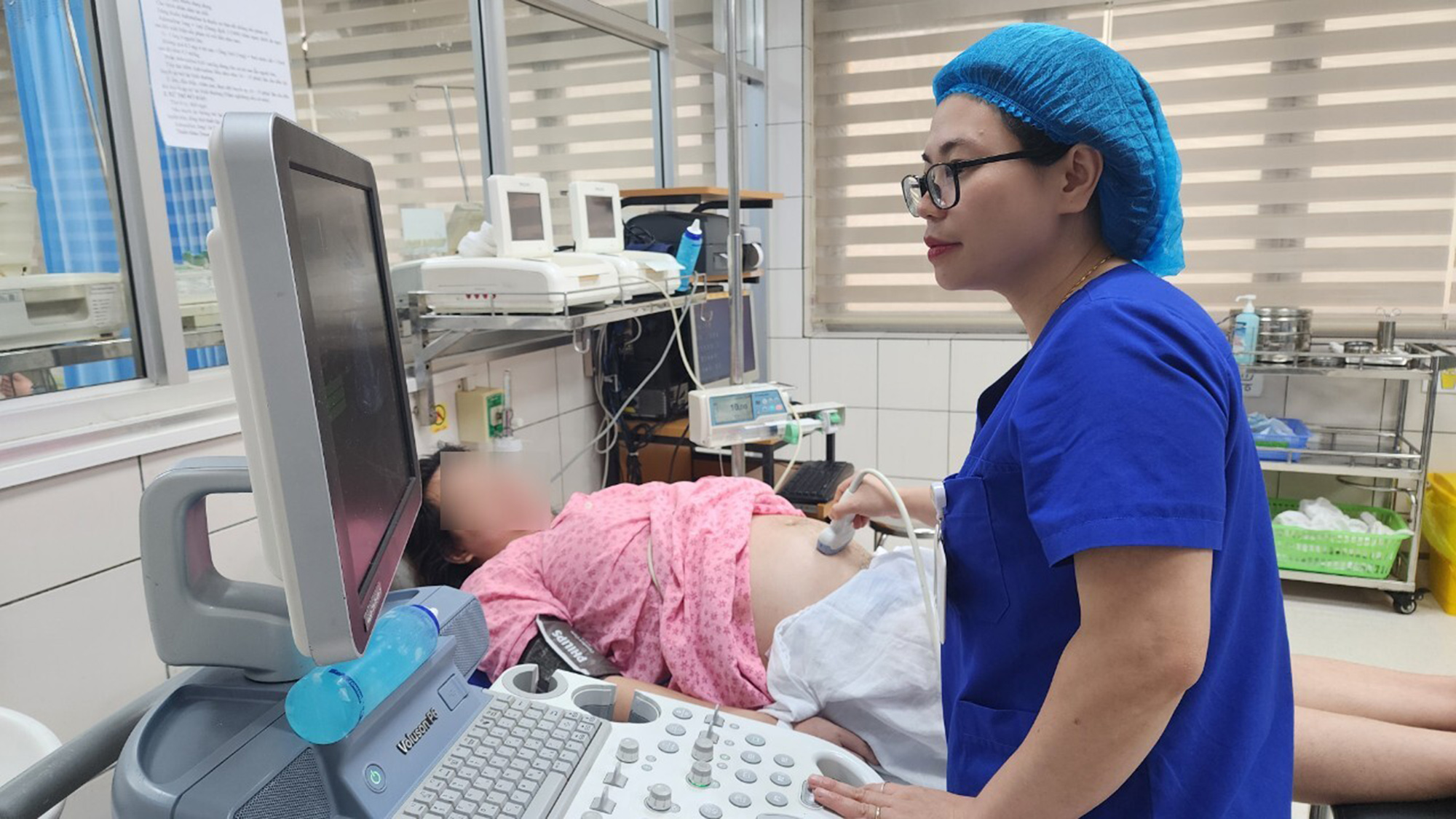 Nữ b&aacute;c sĩ 9x đem niềm vui cho sản phụ- Ảnh 2.