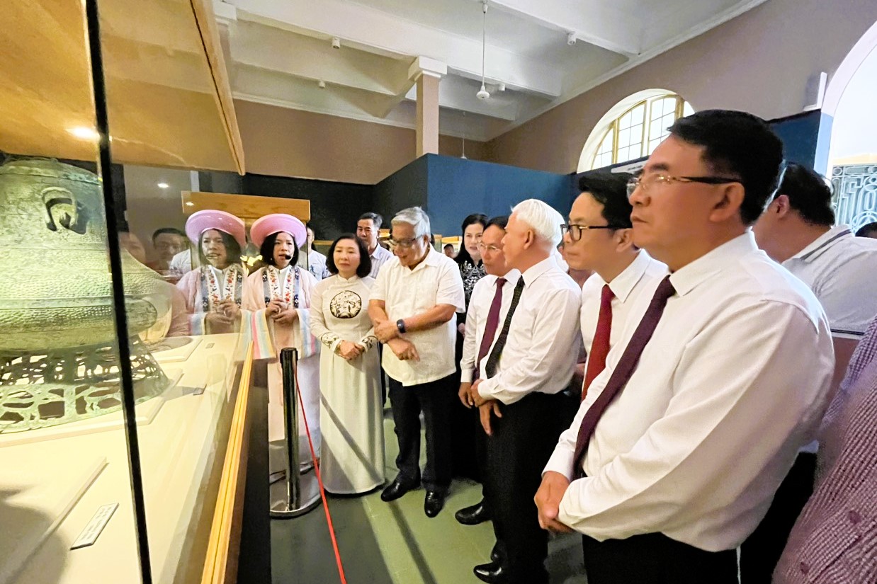 Hải Ph&ograve;ng ra mắt c&ocirc;ng ch&uacute;ng bộ bảo vật quốc gia - sưu tập An Bi&ecirc;n
- Ảnh 2.