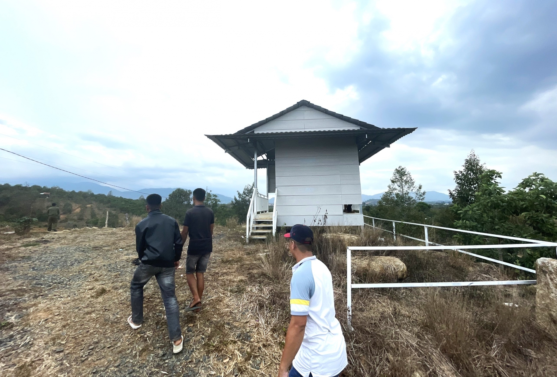 C&ocirc;ng an tạm giam 6 đối tượng bắt giữ người tr&aacute;i ph&aacute;p luật ở L&acirc;m Đồng- Ảnh 2.