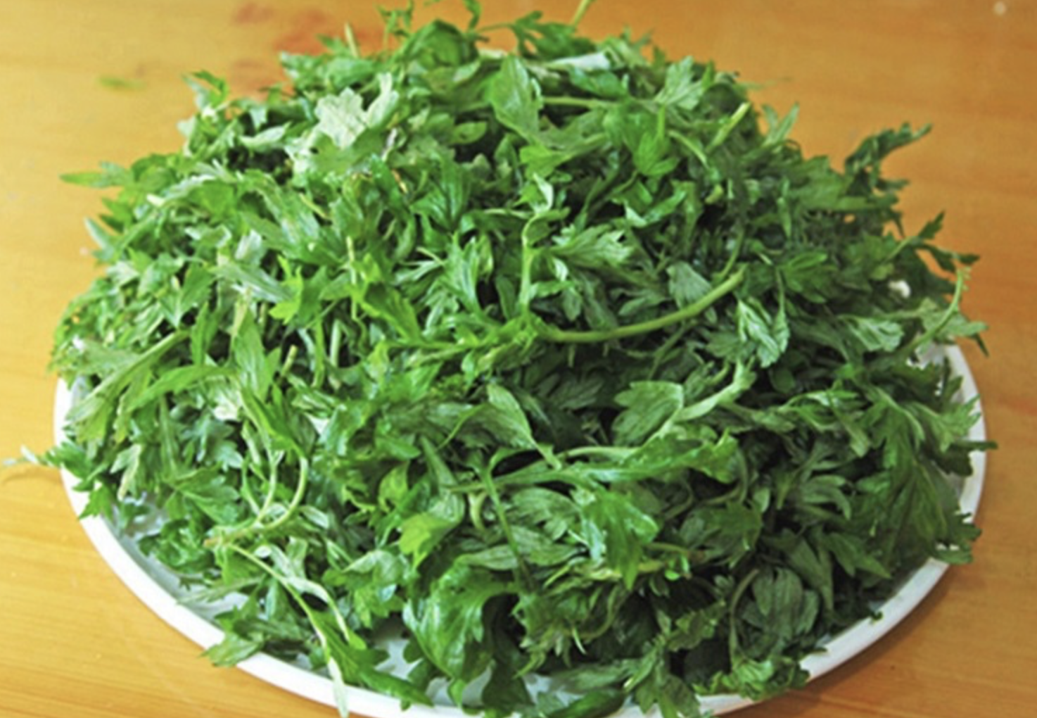 Loại rau qu&ecirc; cực bổ dưỡng, nhiều người kh&ocirc;ng biết đem vứt bỏ phần gốc "thần dược"- Ảnh 3.