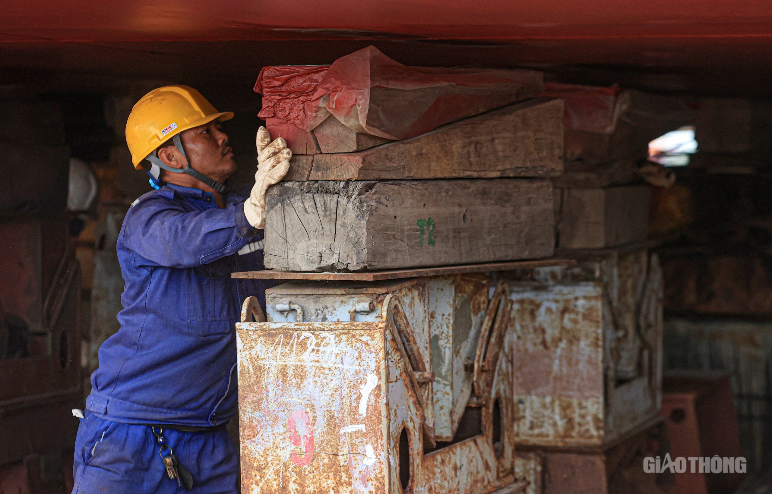 Cận cảnh hạ thủy tàu 65 nghìn tấn - tàu hàng rời lớn nhất đóng mới tại Việt Nam- Ảnh 12. Cận cảnh hạ thủy tàu 65 nghìn tấn - tàu hàng rời lớn nhất đóng mới tại Việt Nam- Ảnh 12.