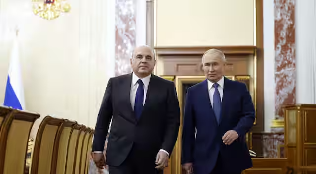 Ngay sau khi Thủ tướng Nga Mikhail Mishutin c&ocirc;ng bố nội c&aacute;c mới với 10 nh&acirc;n sự cấp ph&oacute;, Tổng thống Vladimir Putin đ&atilde; đề xuất trao th&ecirc;m quyền hạn cho hai Ph&oacute; Thủ tướng.