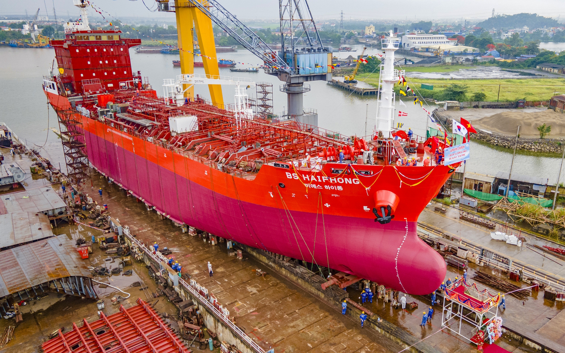 T&agrave;u chở h&oacute;a chất 13.000 DWT vừa hạ thủy c&oacute; g&igrave; đặc biệt?