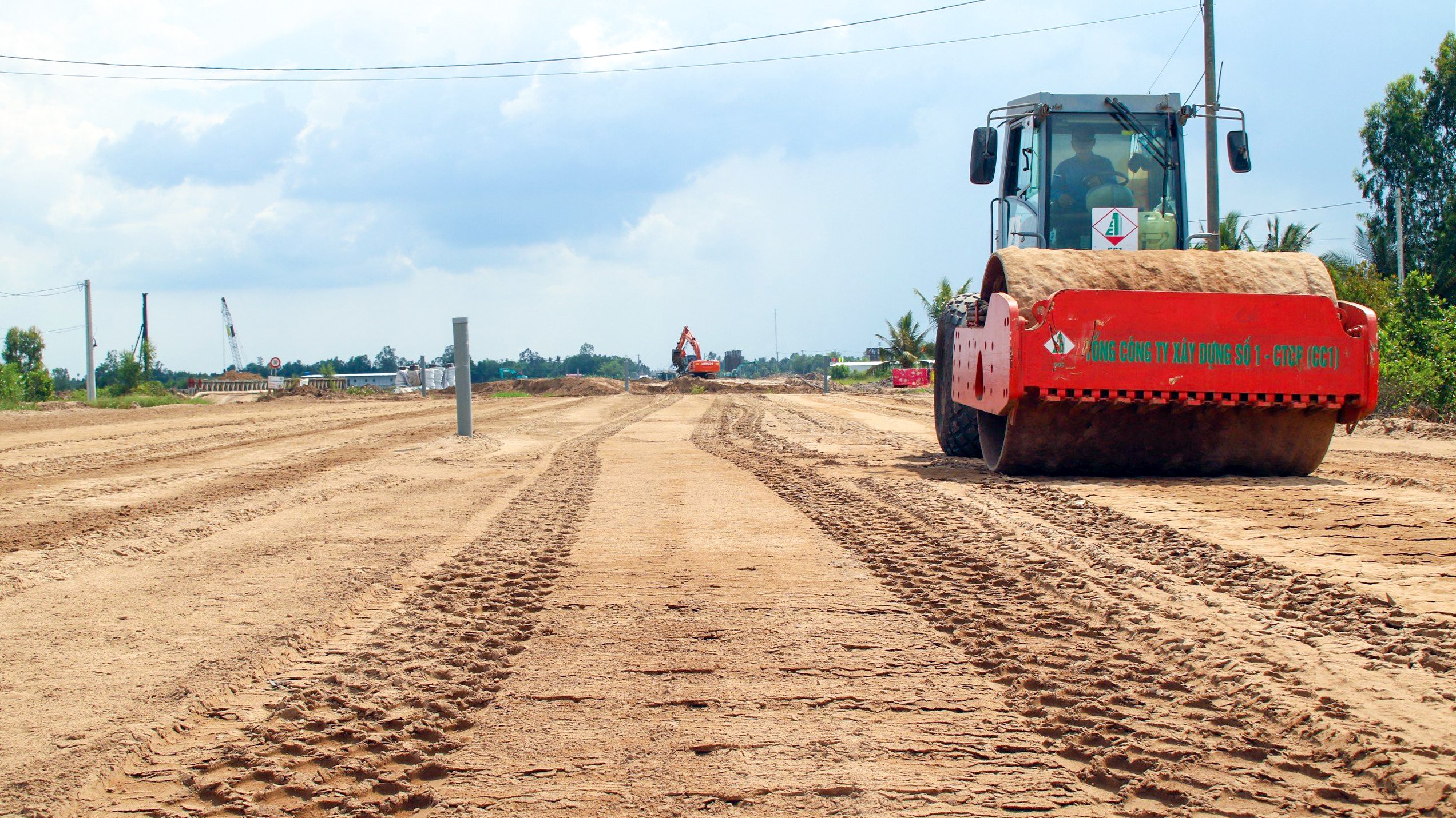 Mỏ cát đầu tiên ở Vĩnh Long phục vụ cao tốc Cần Thơ-Cà Mau bắt đầu khai thác- Ảnh 4. Mỏ cát đầu tiên ở Vĩnh Long phục vụ cao tốc Cần Thơ-Cà Mau bắt đầu khai thác- Ảnh 4.
