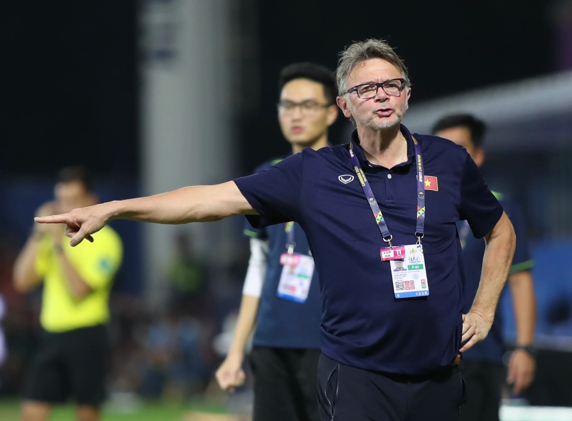 Vừa chia tay tuyển Việt Nam, HLV Troussier sẽ c&oacute; bến đỗ cực bất ngờ?- Ảnh 1.