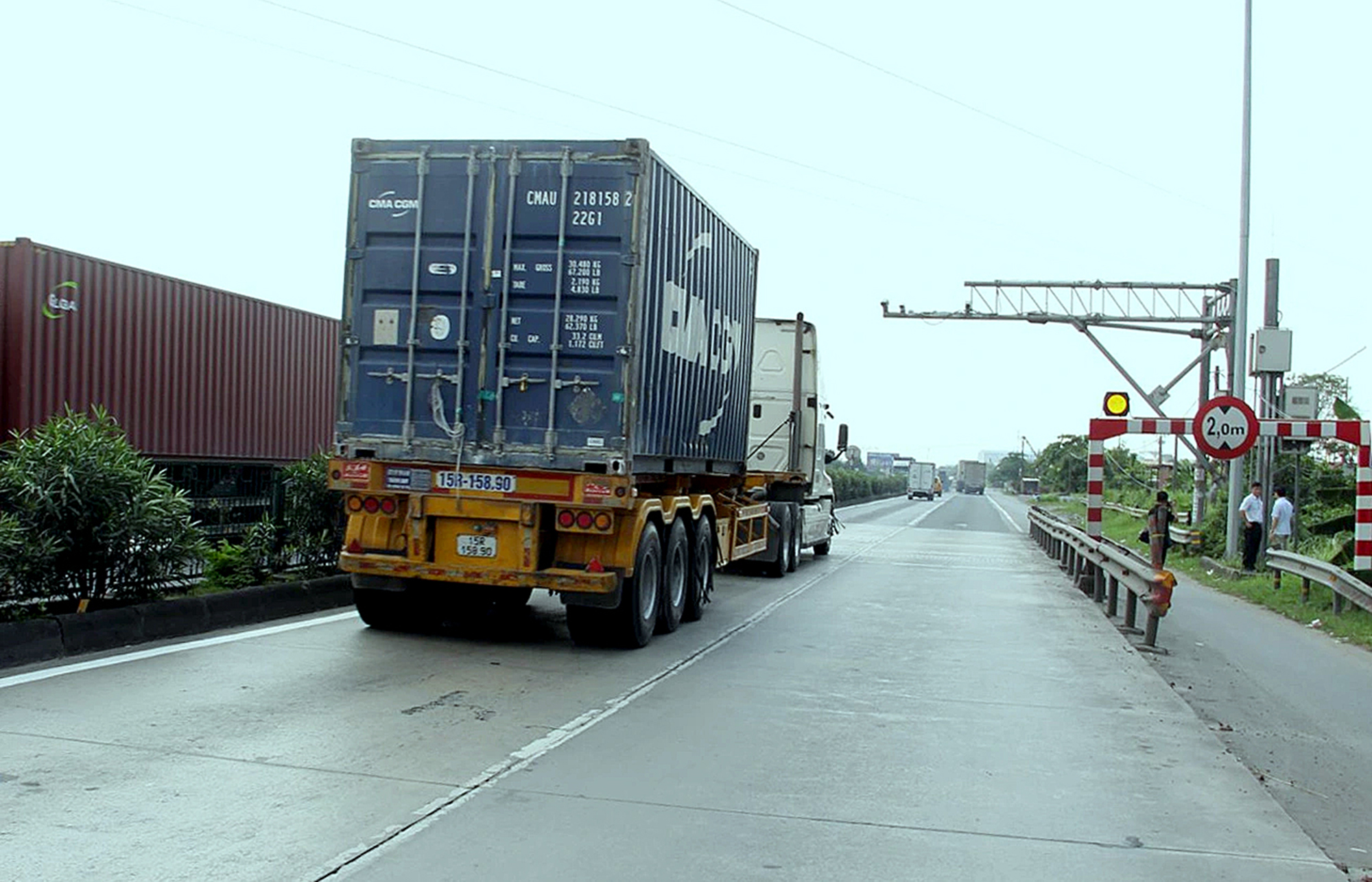 C&acirc;n tự động phạt nguội sẽ chặn xe qu&aacute; tải tr&ecirc;n cao tốc Bắc - Nam- Ảnh 1.