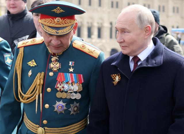 &Ocirc;ng Putin bất ngờ đề cử người thay thế Bộ trưởng Quốc ph&ograve;ng Shoigu- Ảnh 1.